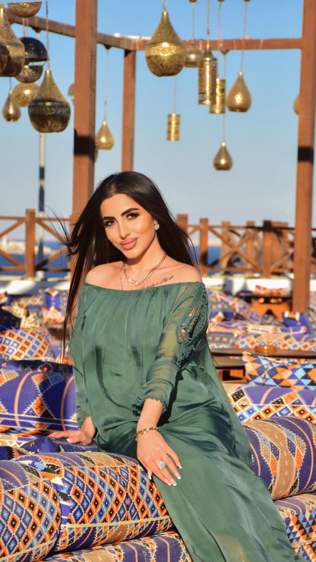 @𝐤𝐫𝐢𝐬𝐭𝐢𝐧𝐚 👑