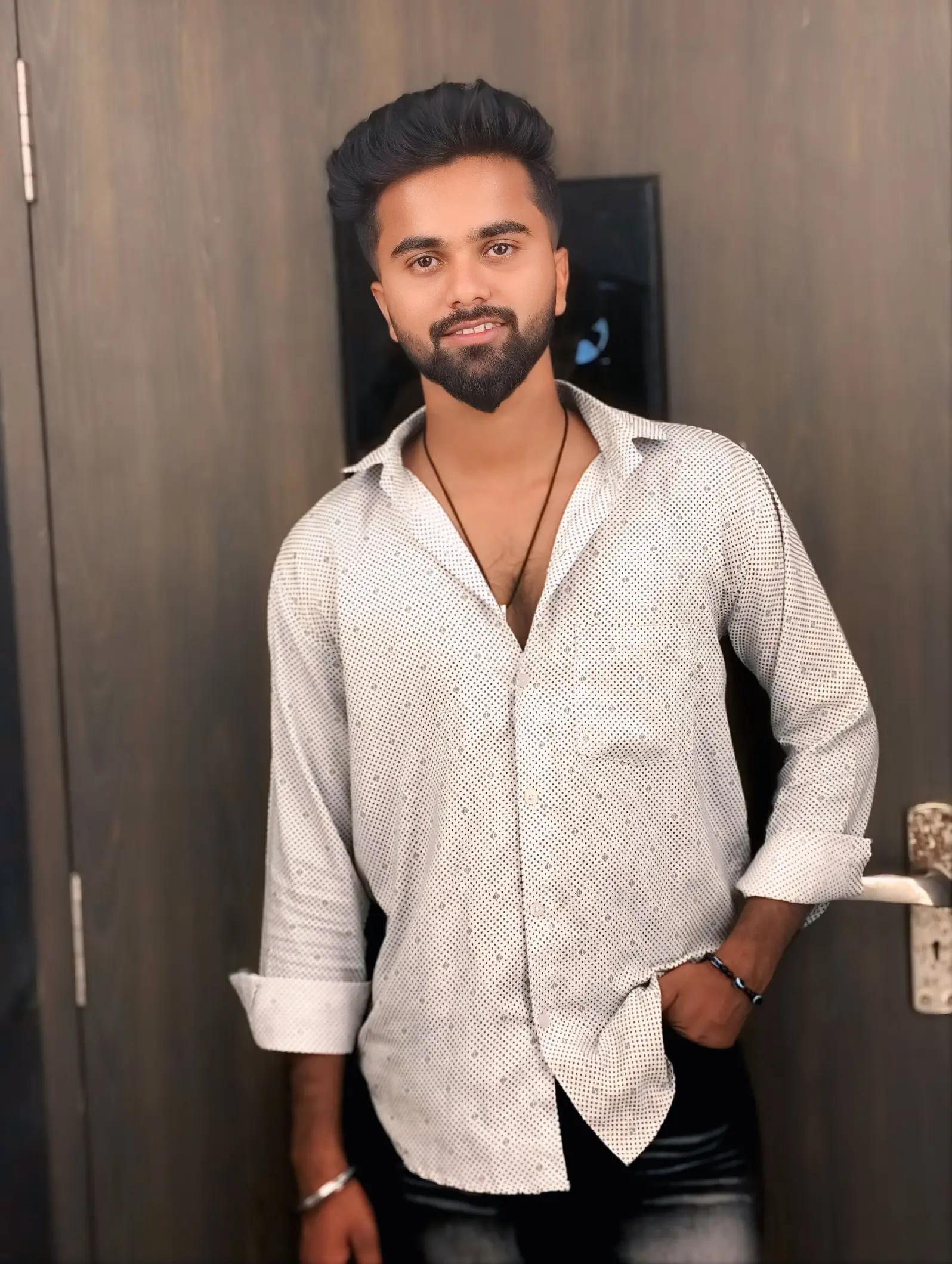 @𝙈𝙧_सिद्ध_𝙝𝙖𝙧𝙩𝙝 🦅