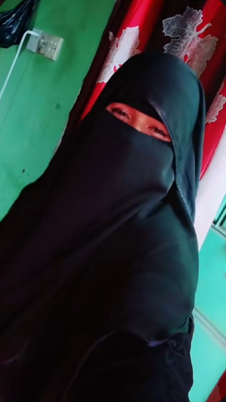 @ভালোবাসার লাল গোলাপ 🌹🌹