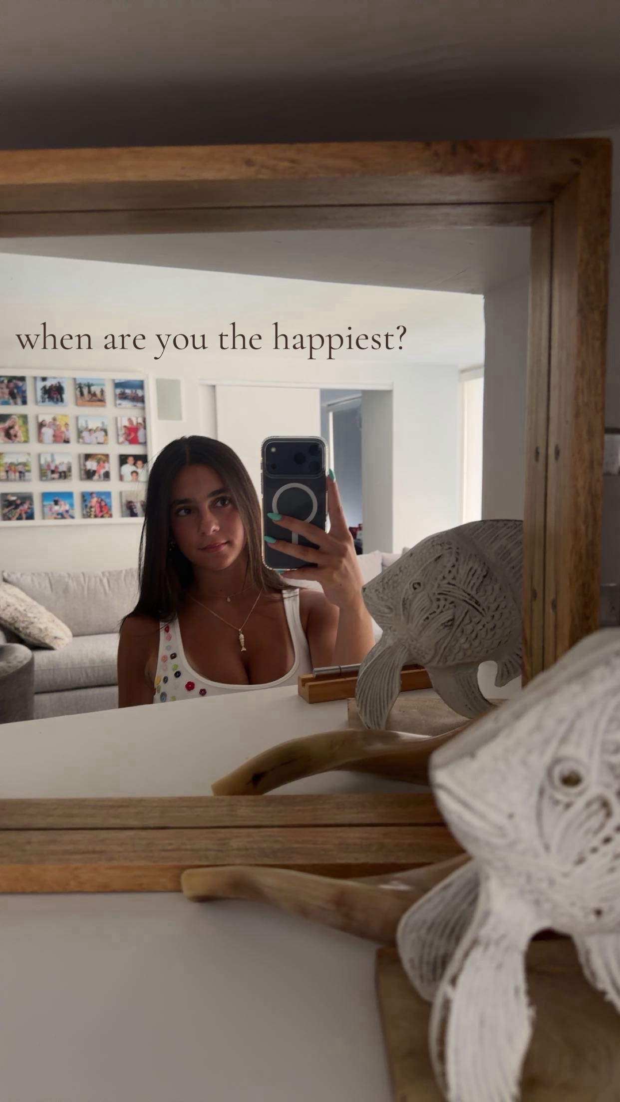 @whoevenisellashay