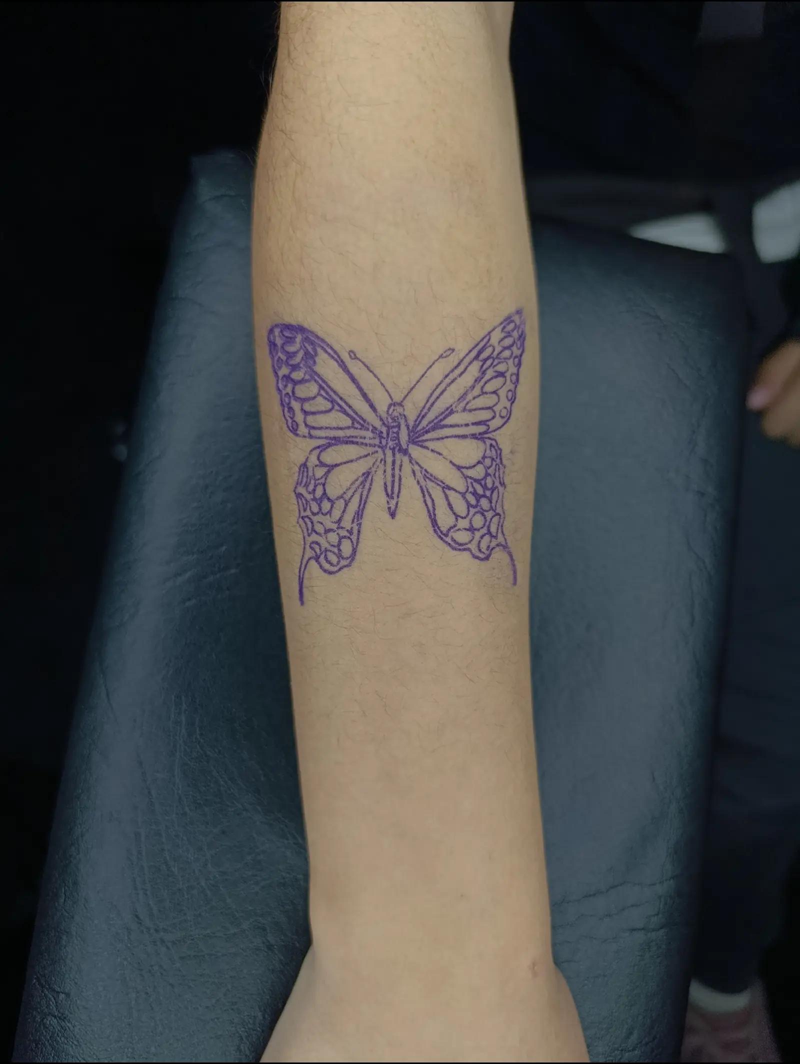@Hilaria.tattoo