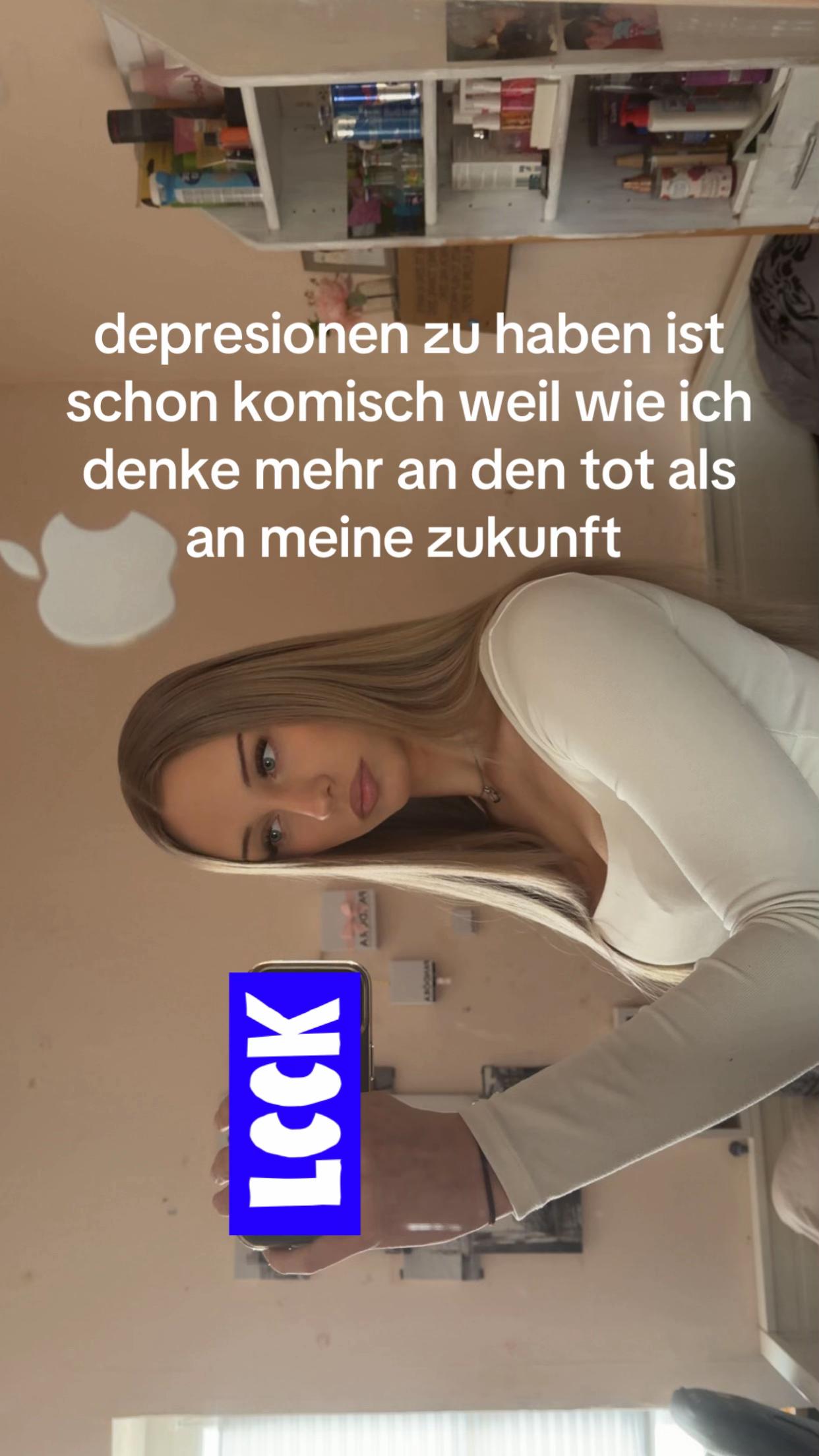 @𝐄