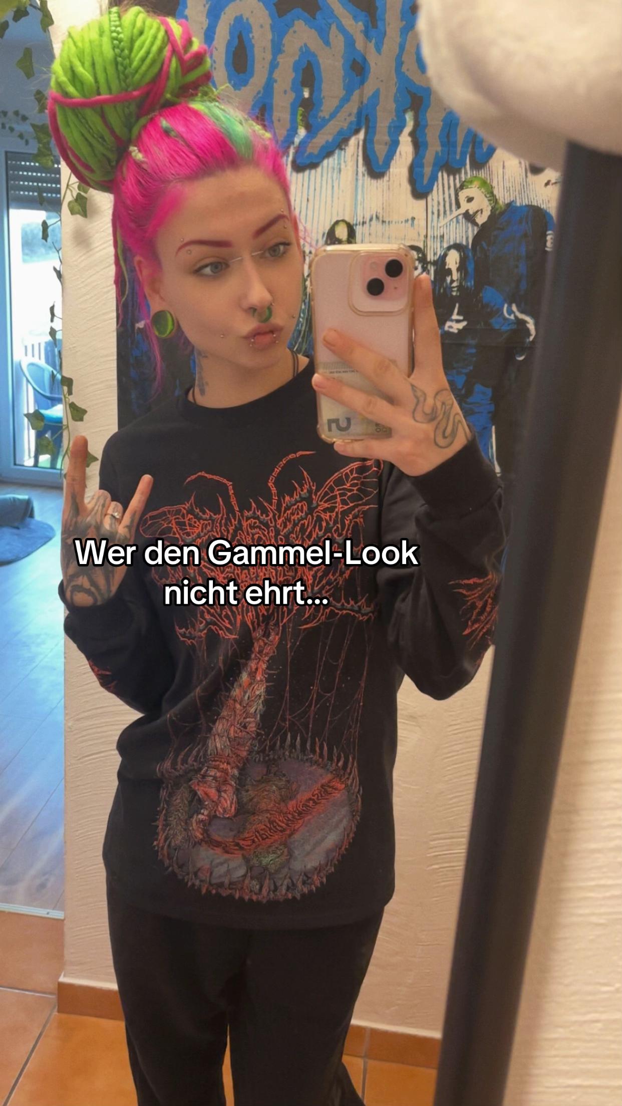 @shattered_gleam_666