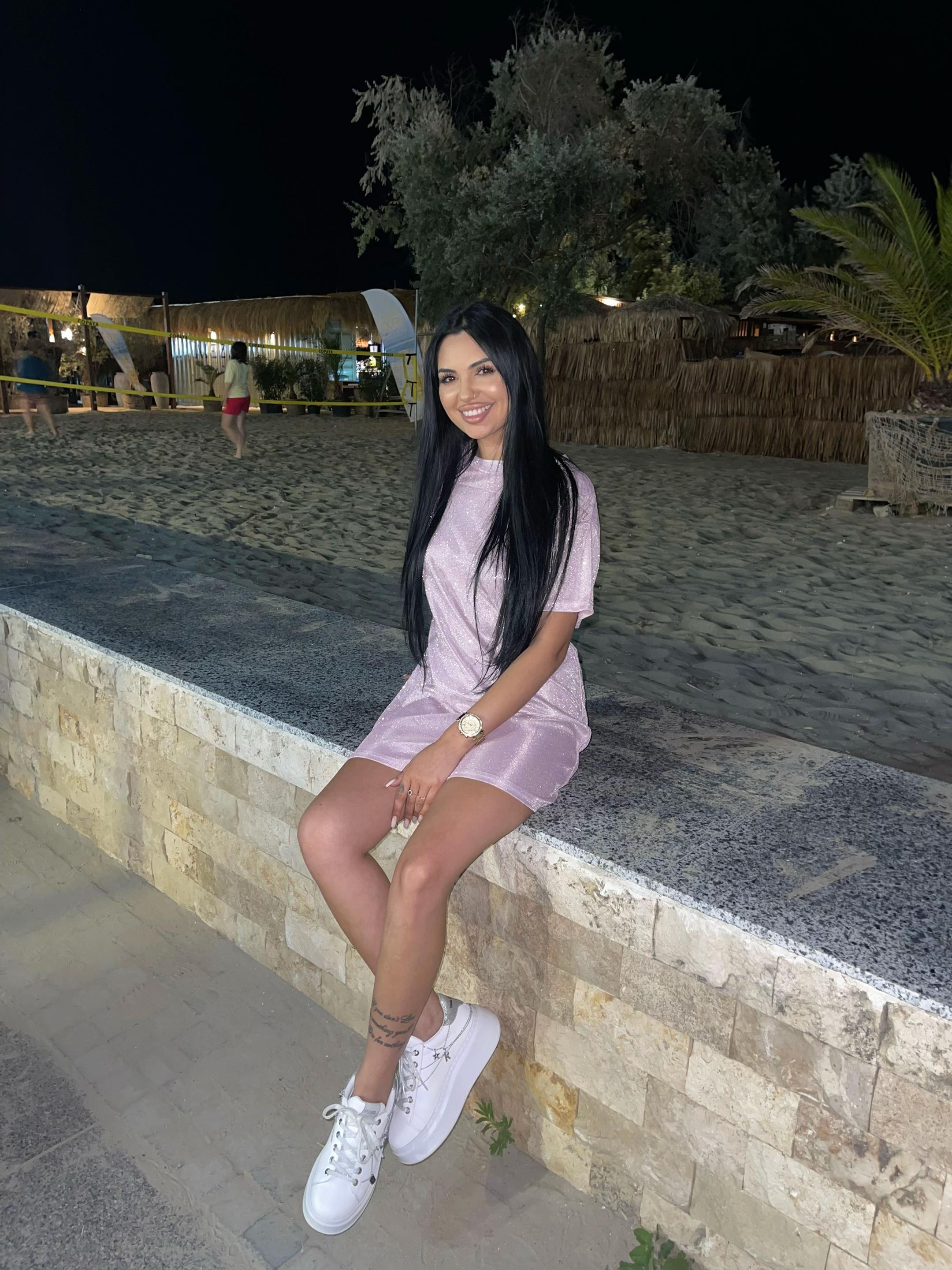 @Alina F. Yonella