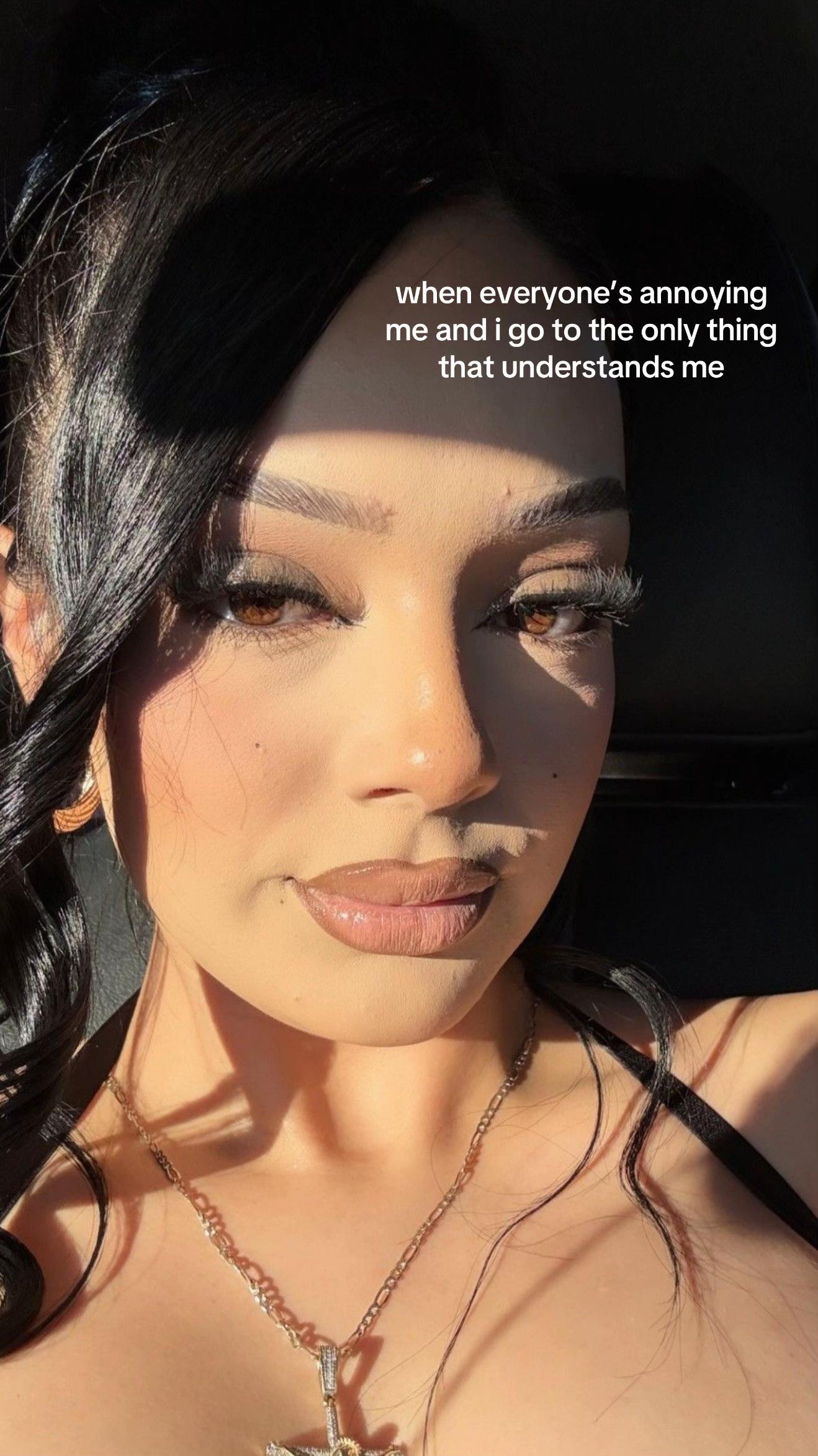 @🫂