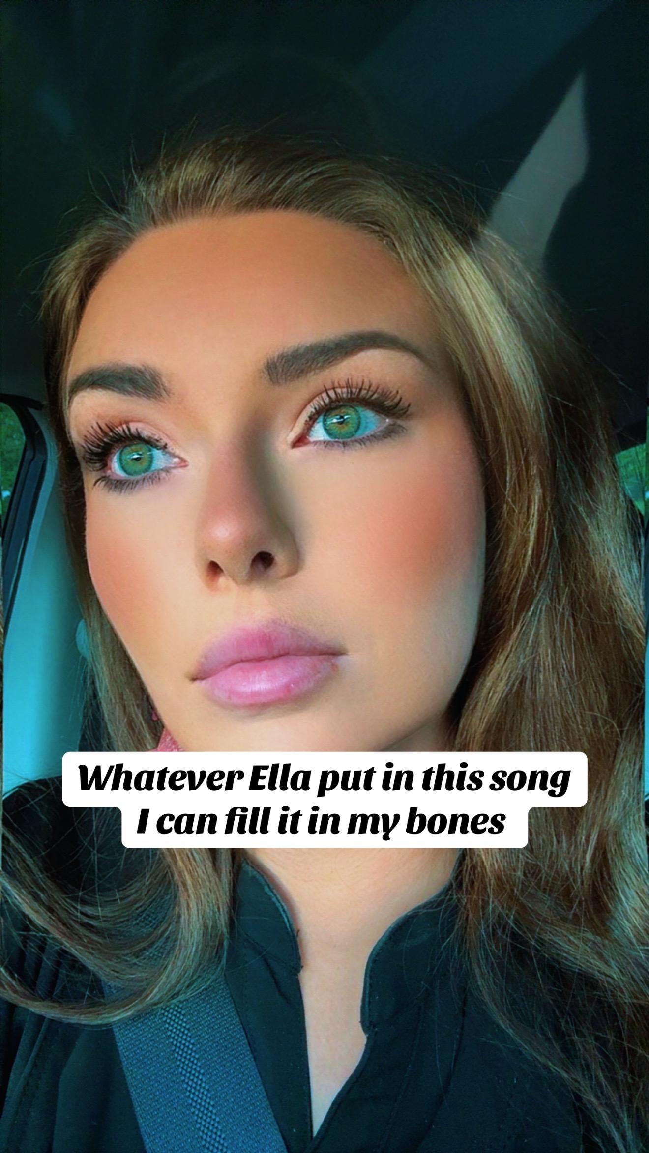 @Julia☔️🌩️