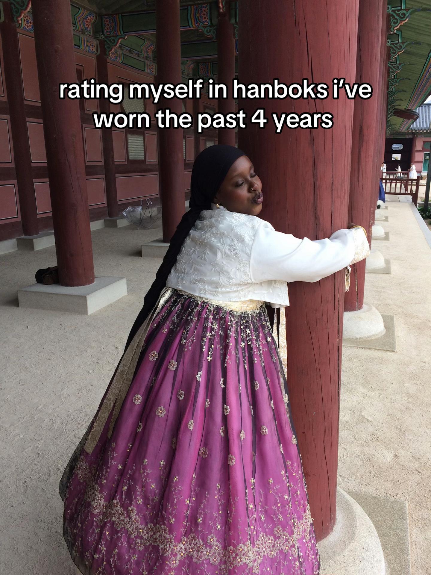 @<33