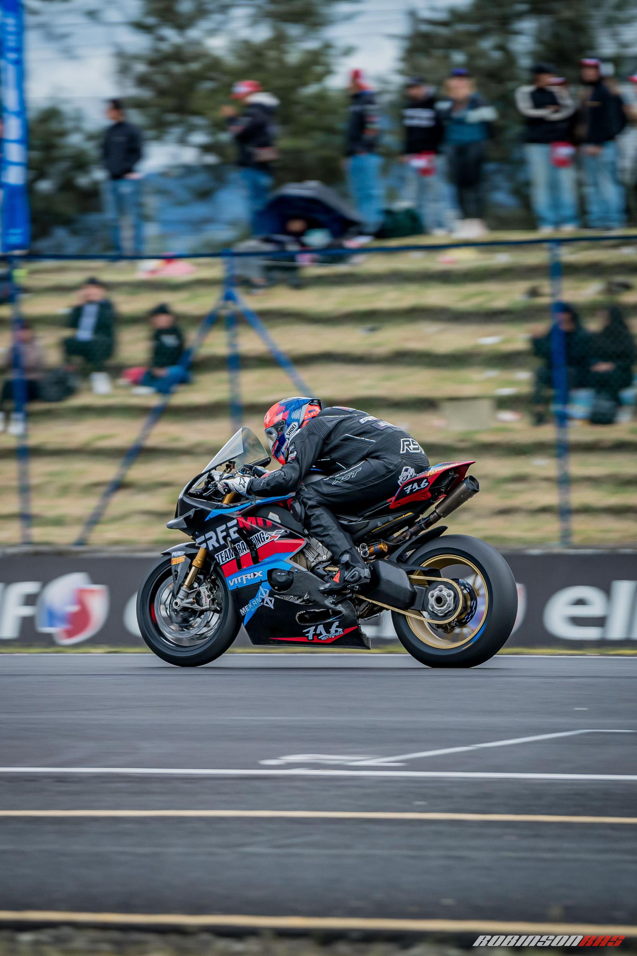 @Motosaurio