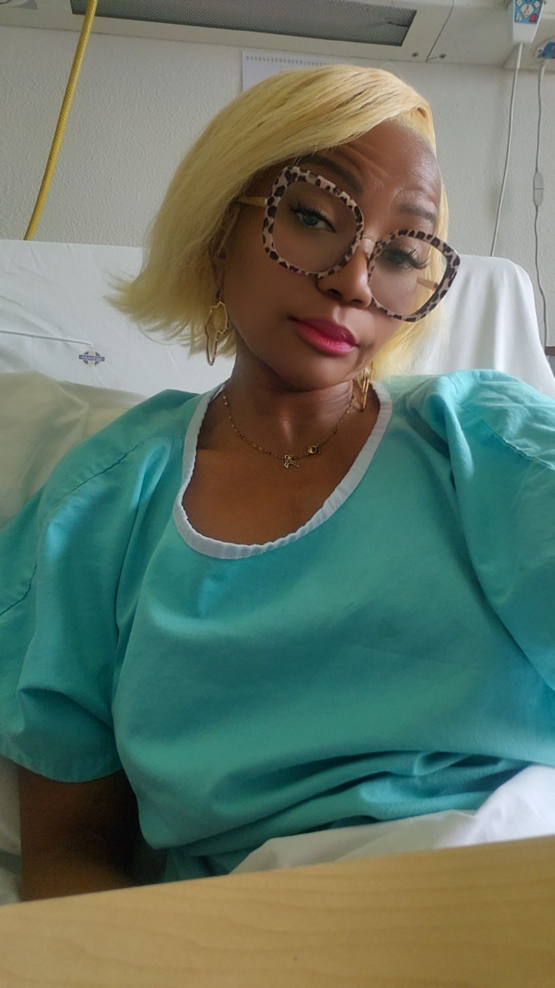@oneleggedhuni