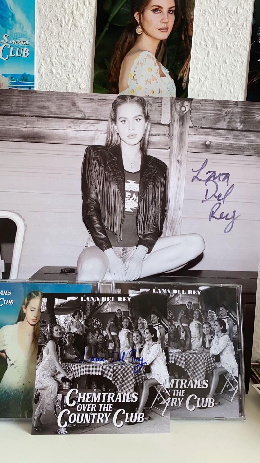 @Lanadelrey