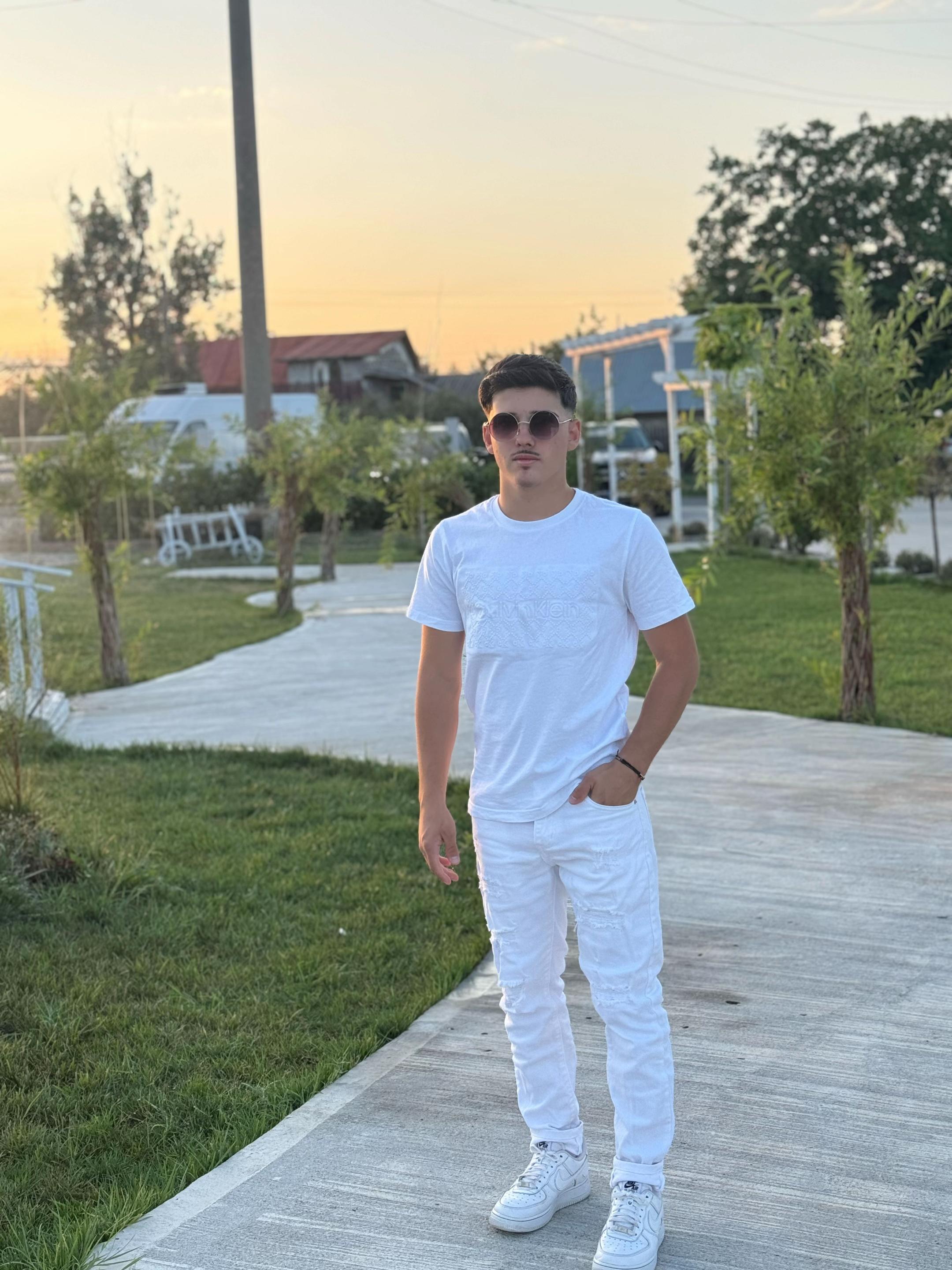 @Alex Zamfirescu