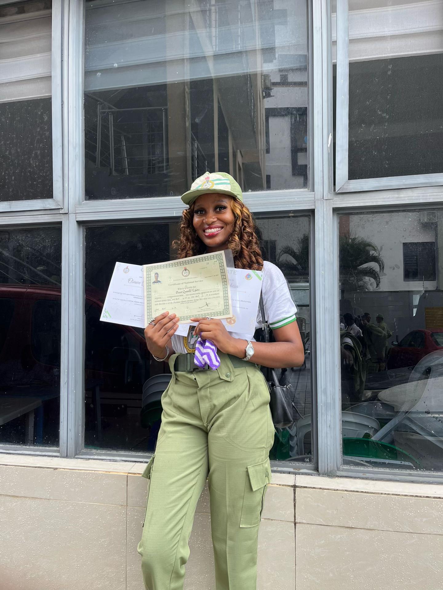 @Queen👑