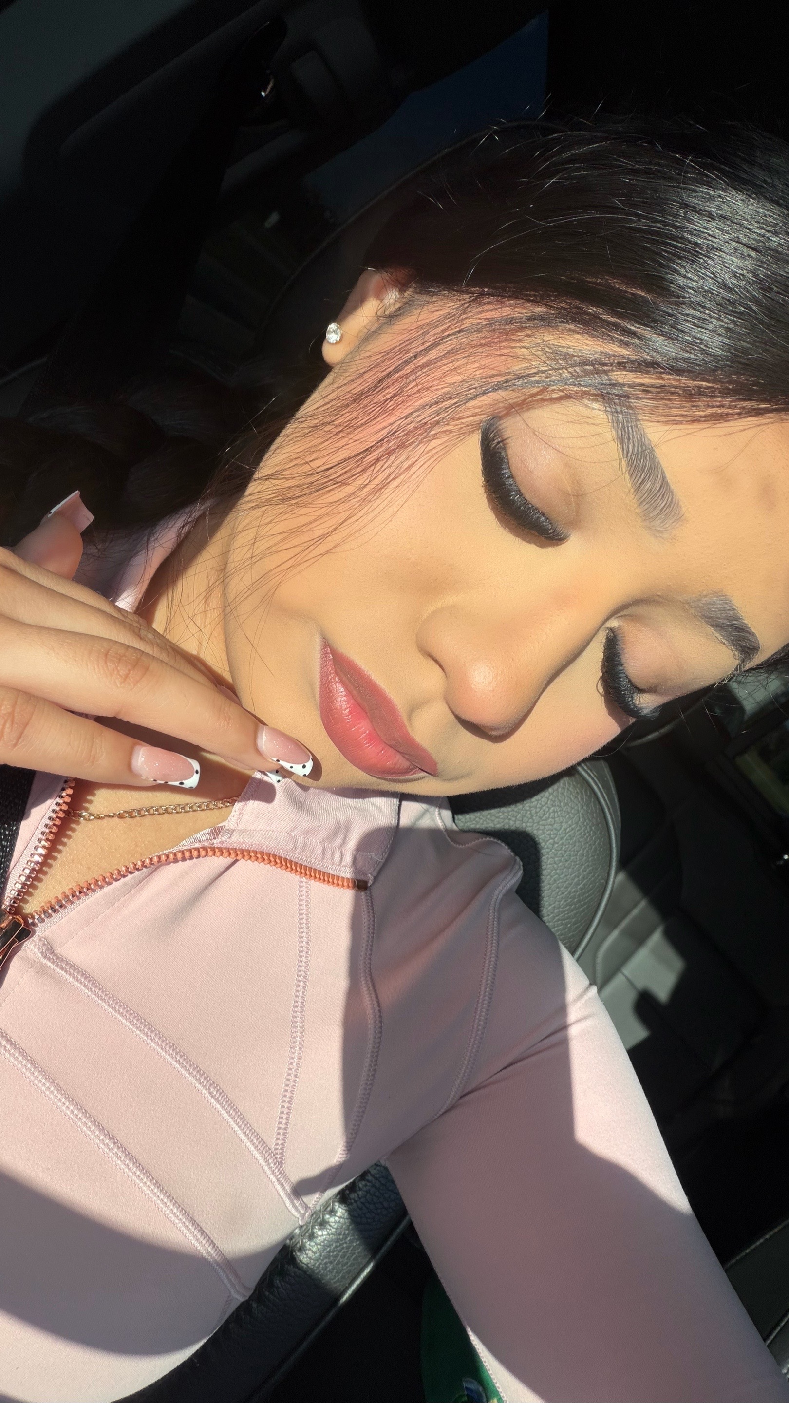 @bella
