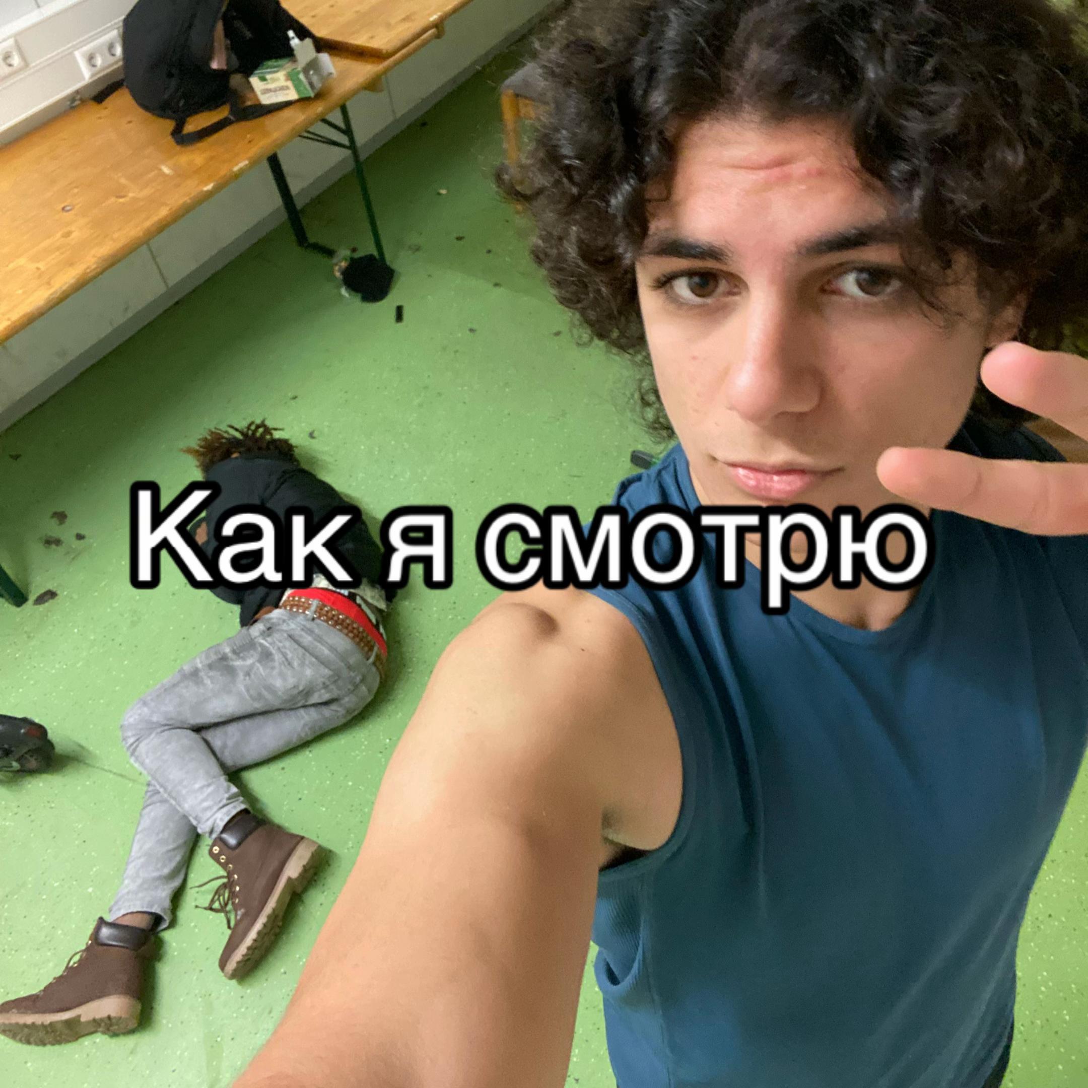 @Miqq