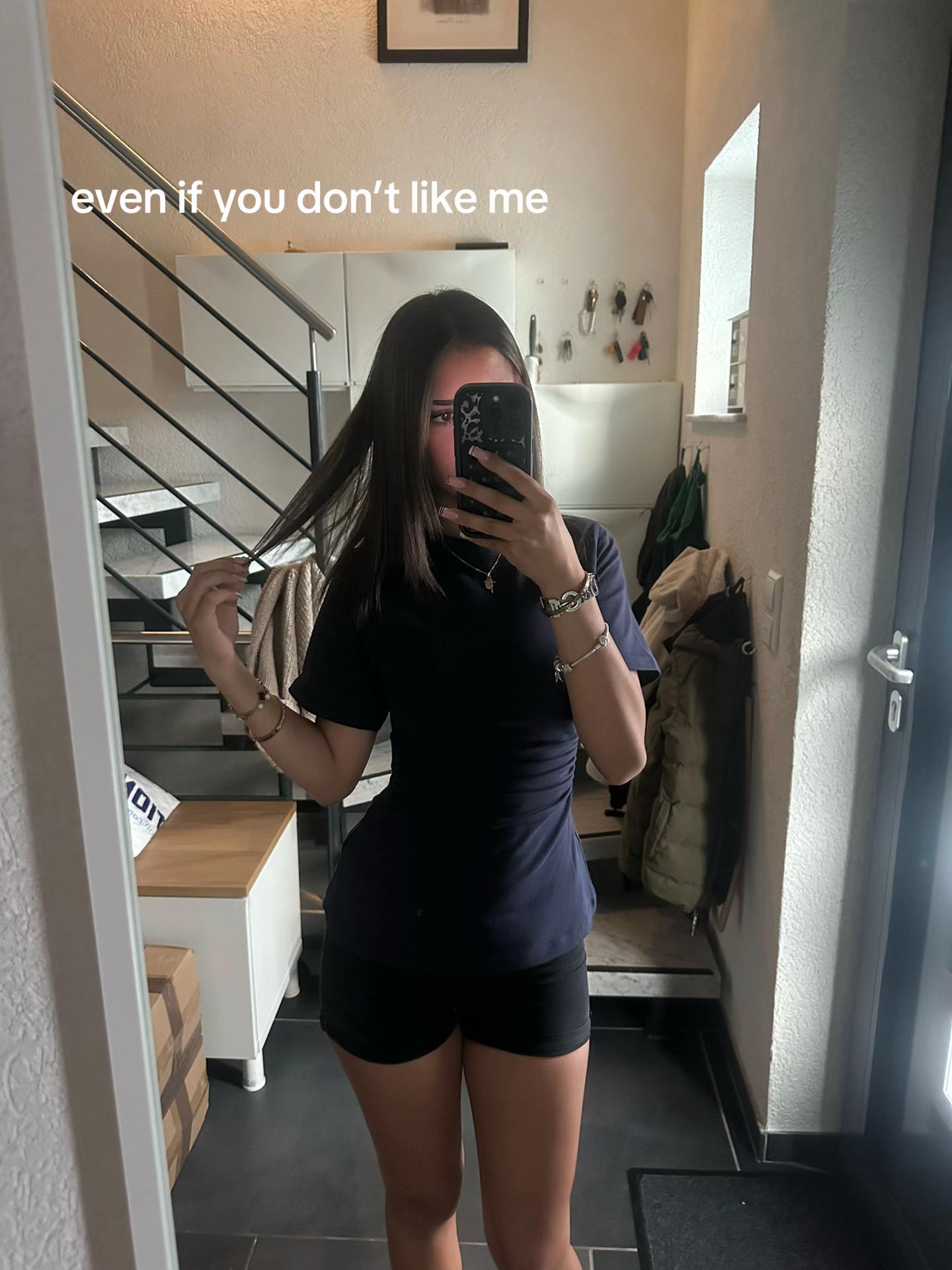 @𝐯𝐚𝐥𝐞𝐧𝐭𝐢𝐧𝐚🥥