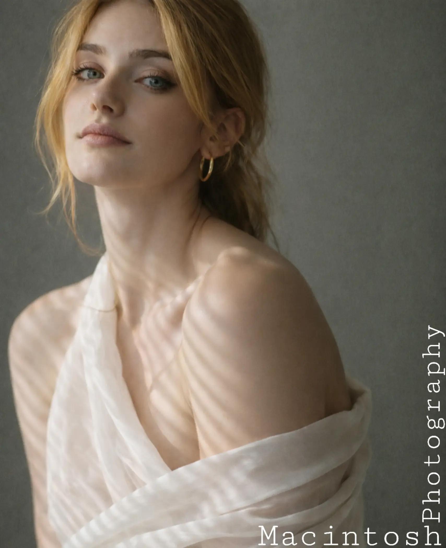 @Female_Neck_Appreciation