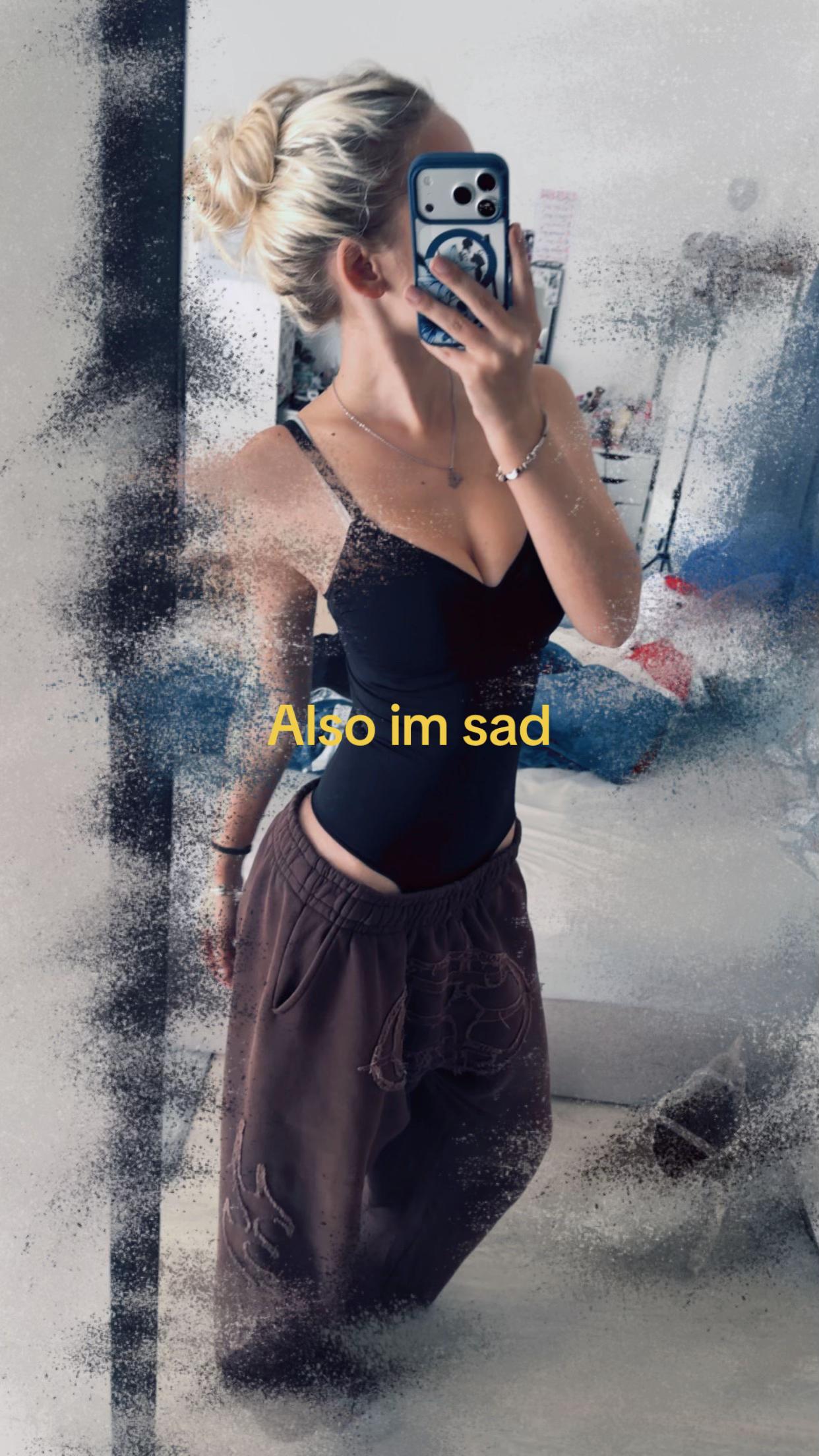 @ꨄ