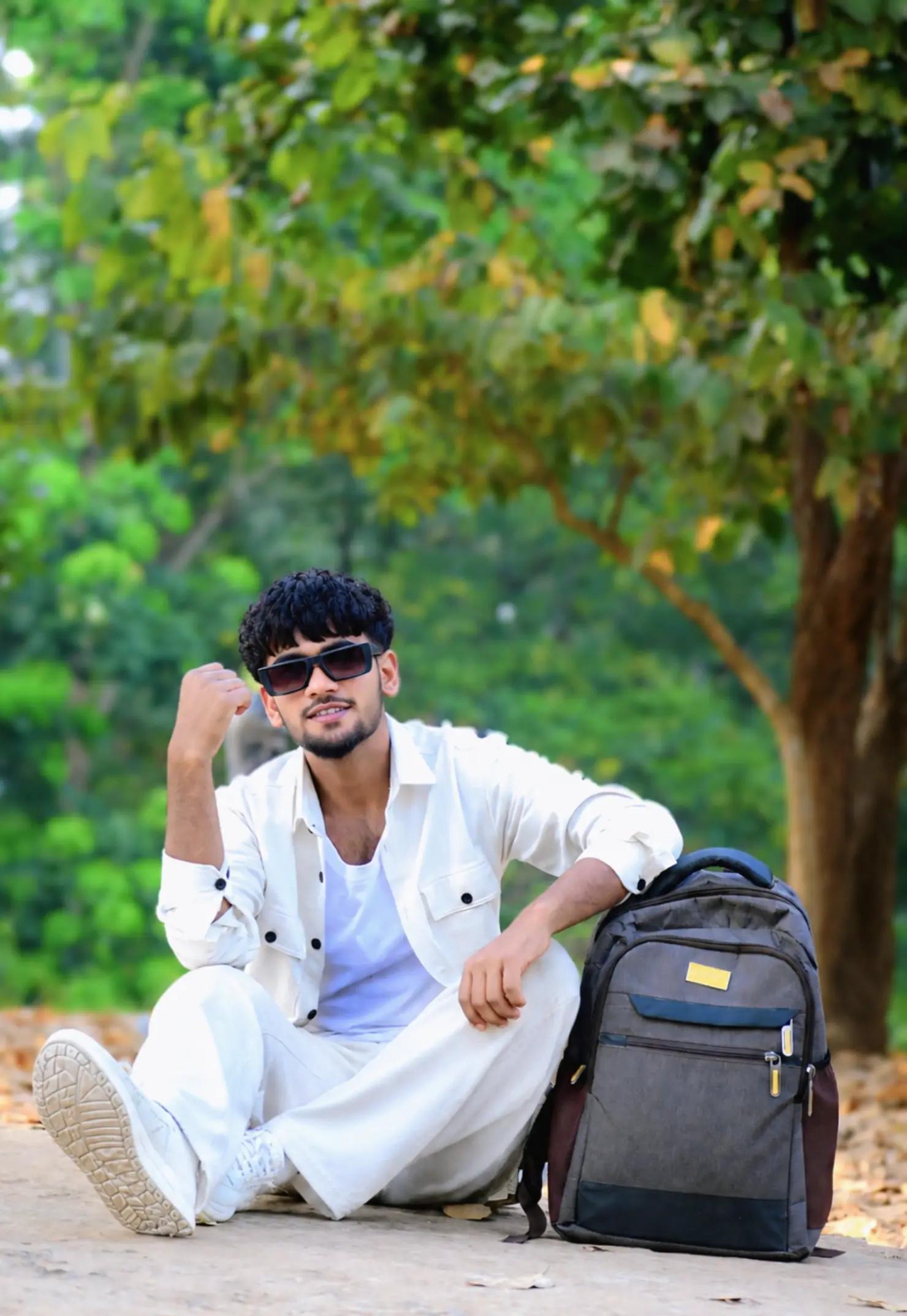 @(◕‿◕) রাজা মশাই (•◡•)