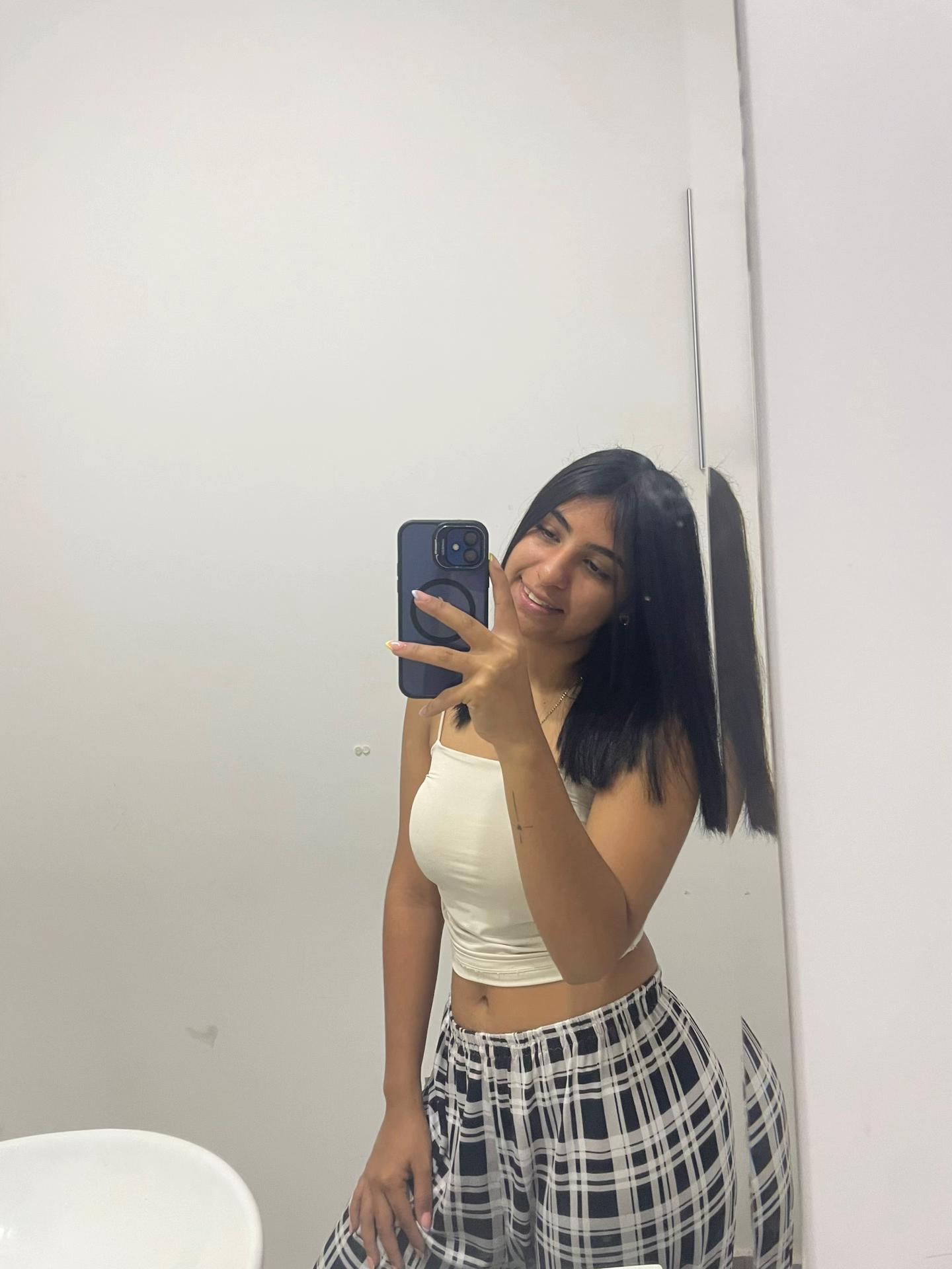 @Adriana🪻