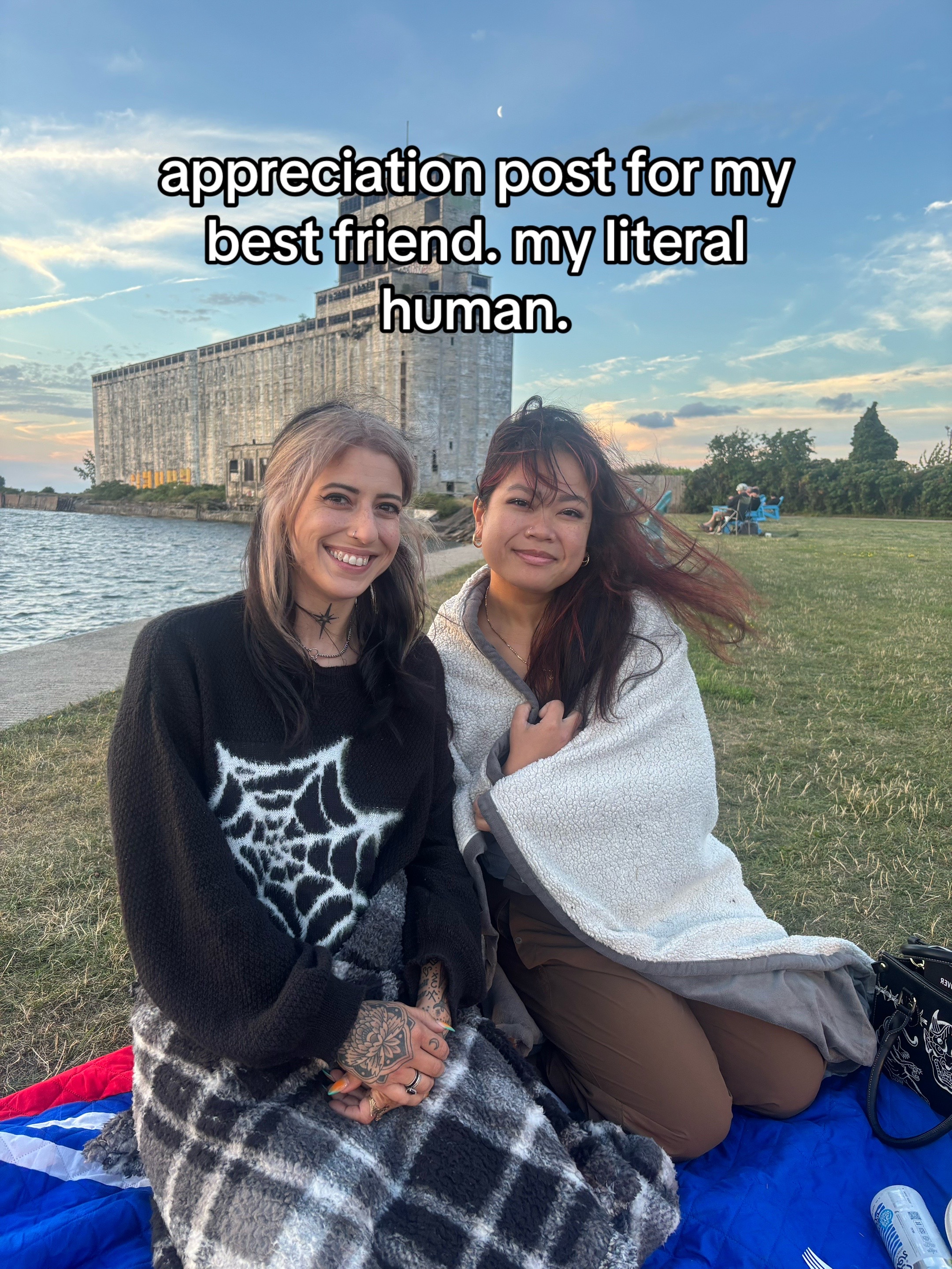 @Alli ☾♡