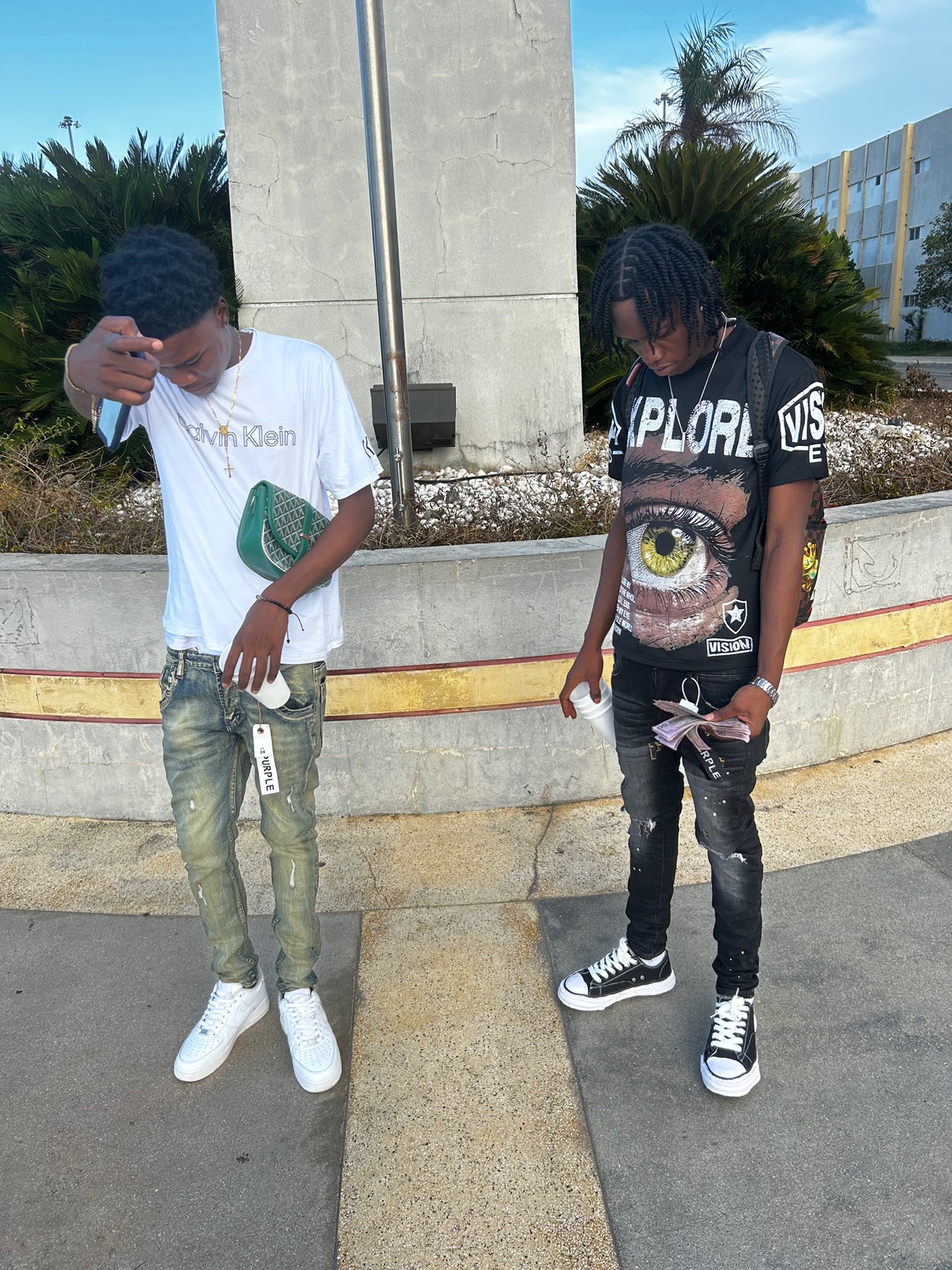 @young pirate🏴☠️🛍️