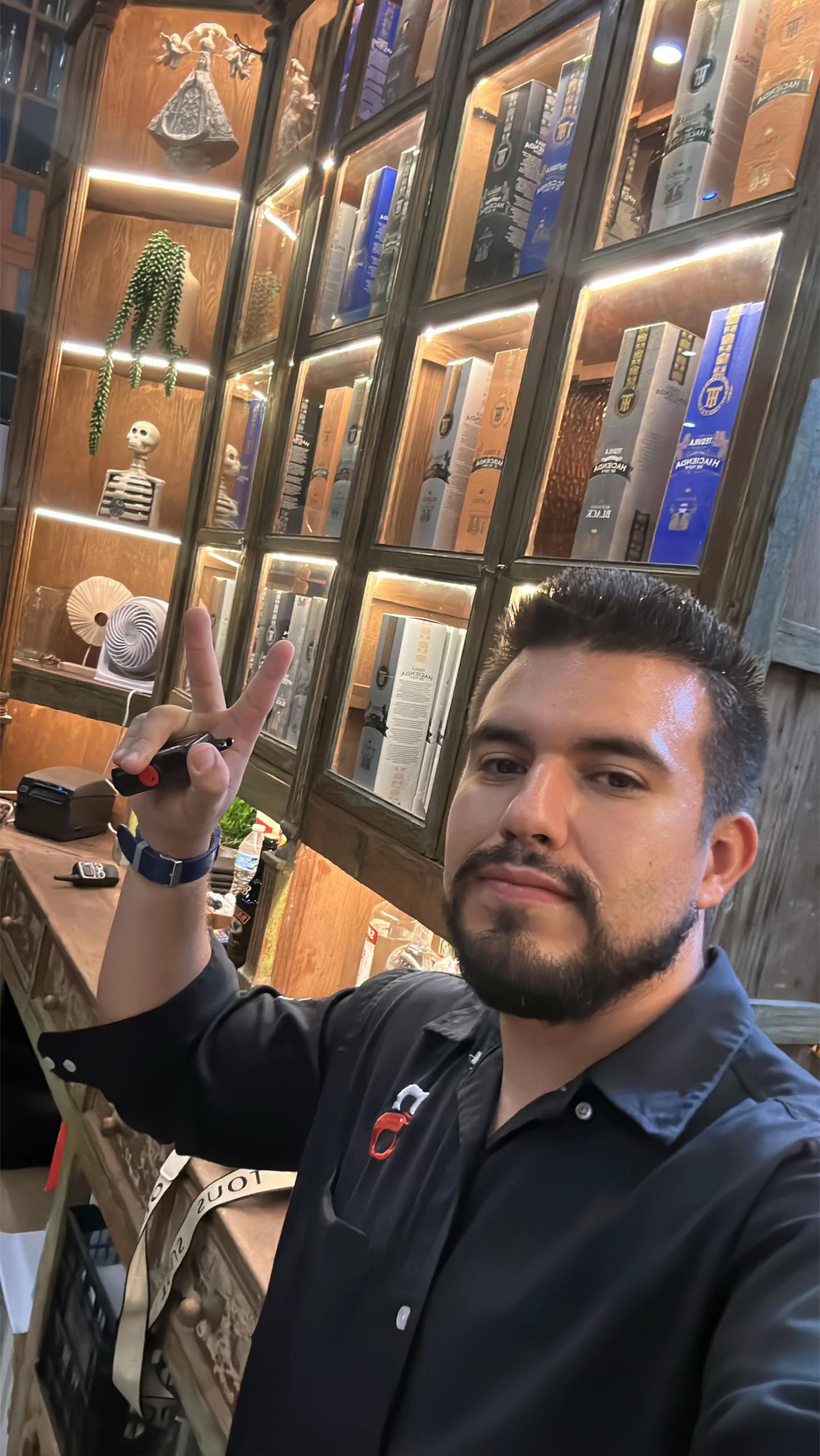 @HÉCTOR CANTARITOS 🏺