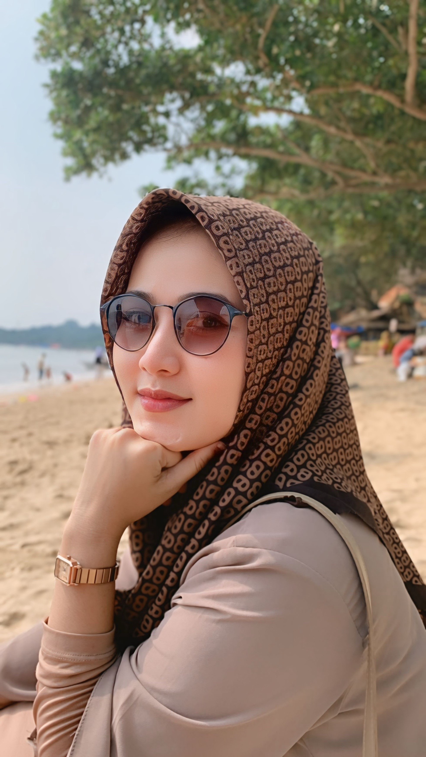 @Hajah_S