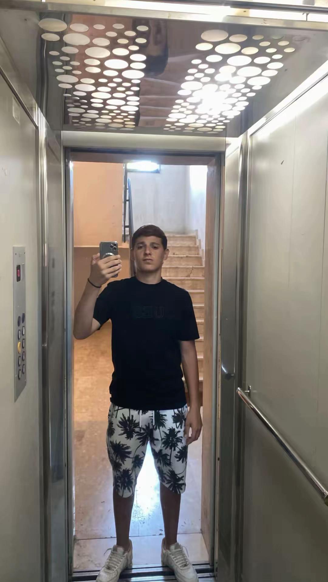 @S.R.🤯✌🏽