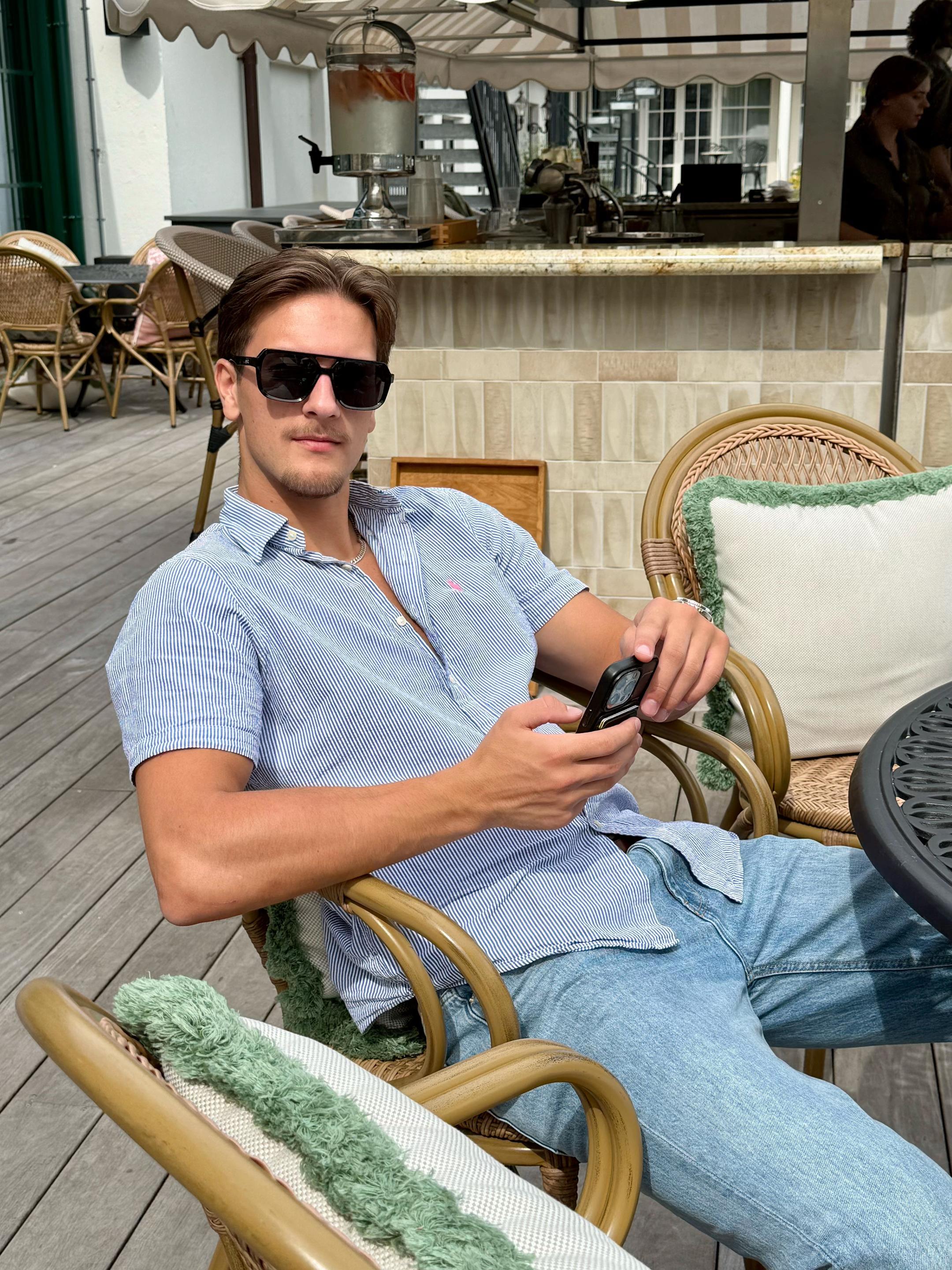 @Elias Von Klintheim
