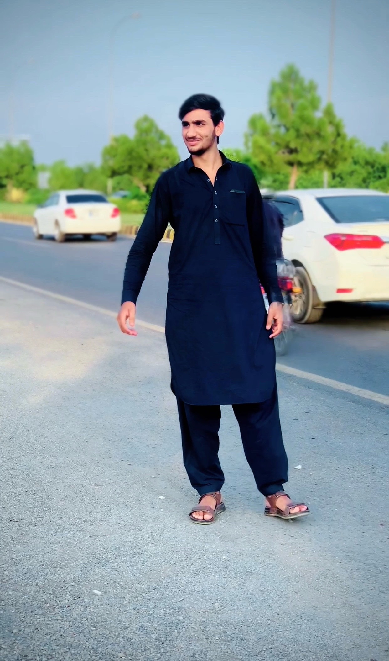 @SHAH G 1996💯🦅