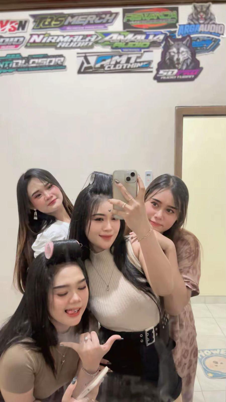 @Niha Silfianaaaa