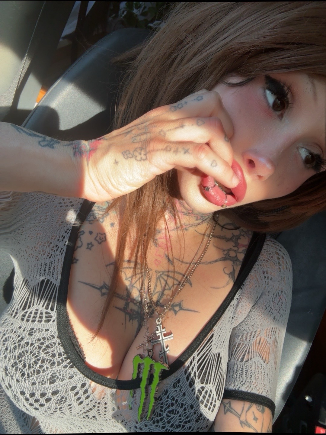 @zommmbri