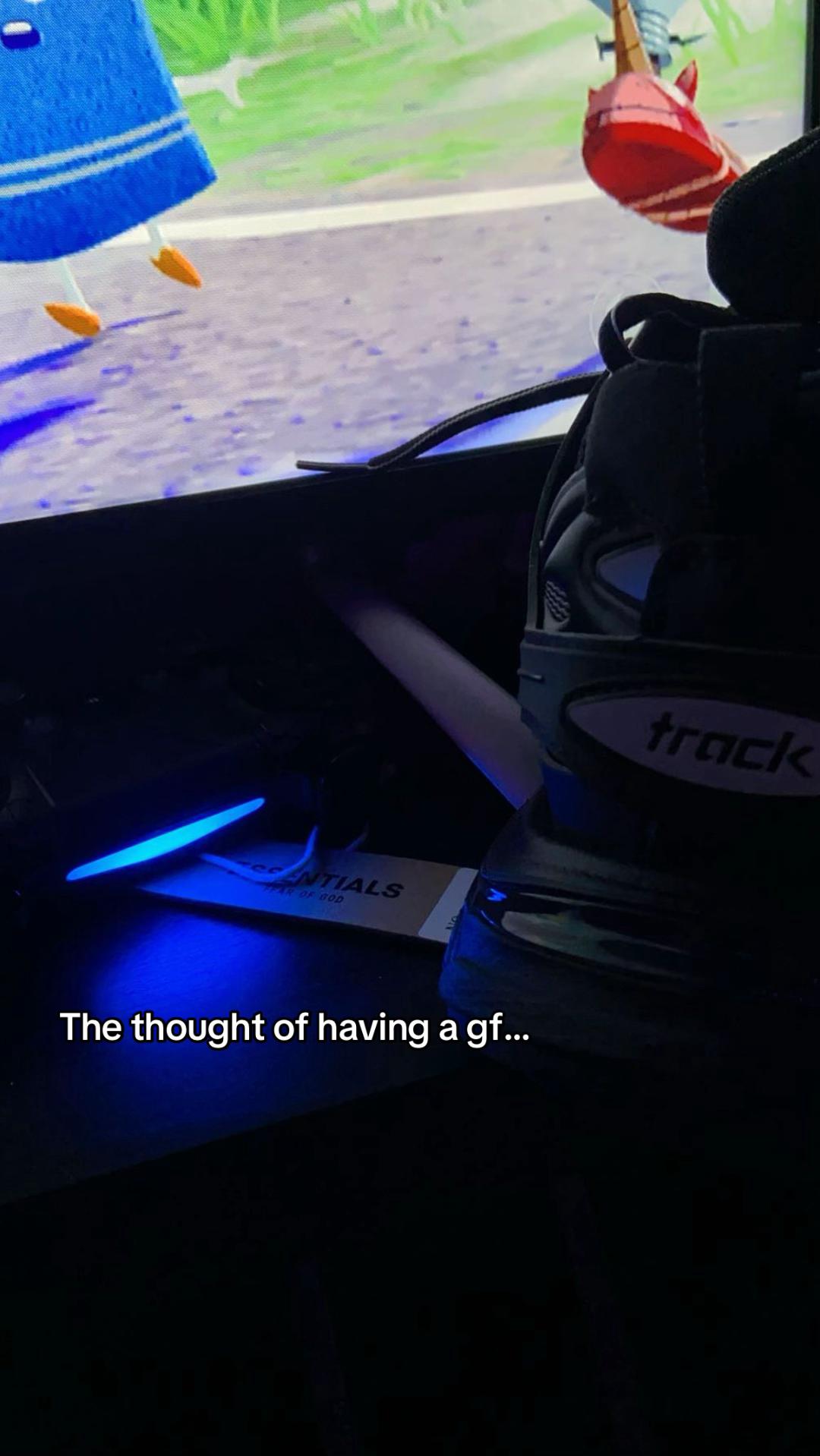 @Cayden™️
