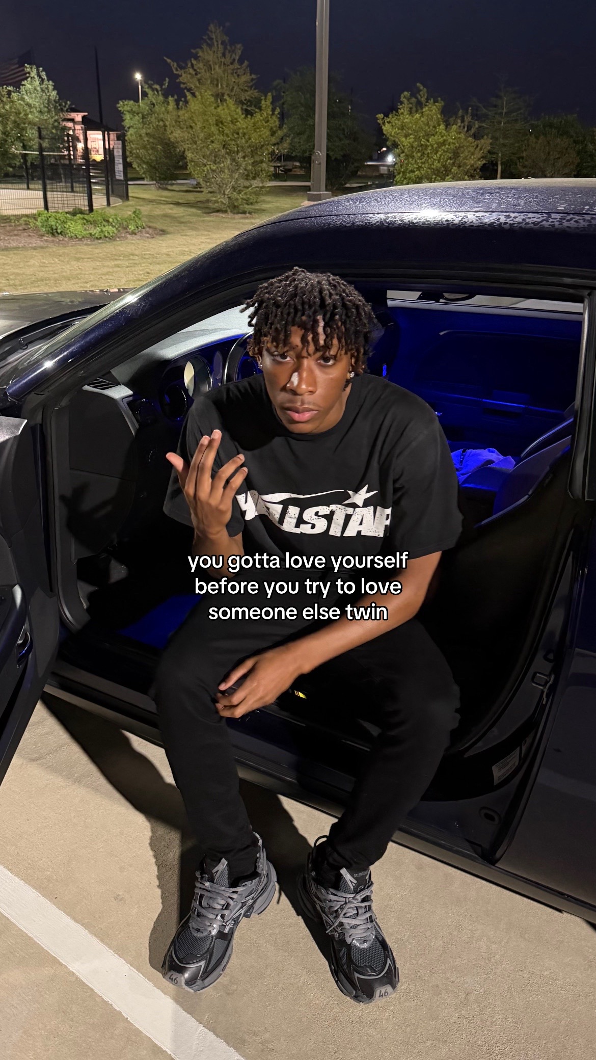 @⃟