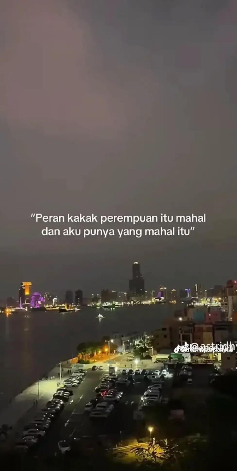 @𝓔
