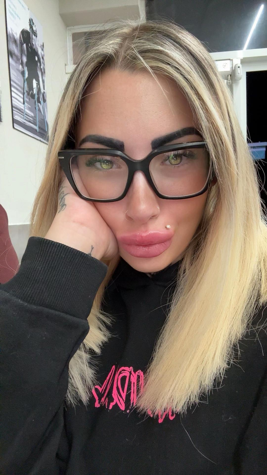@ERIKA🖤