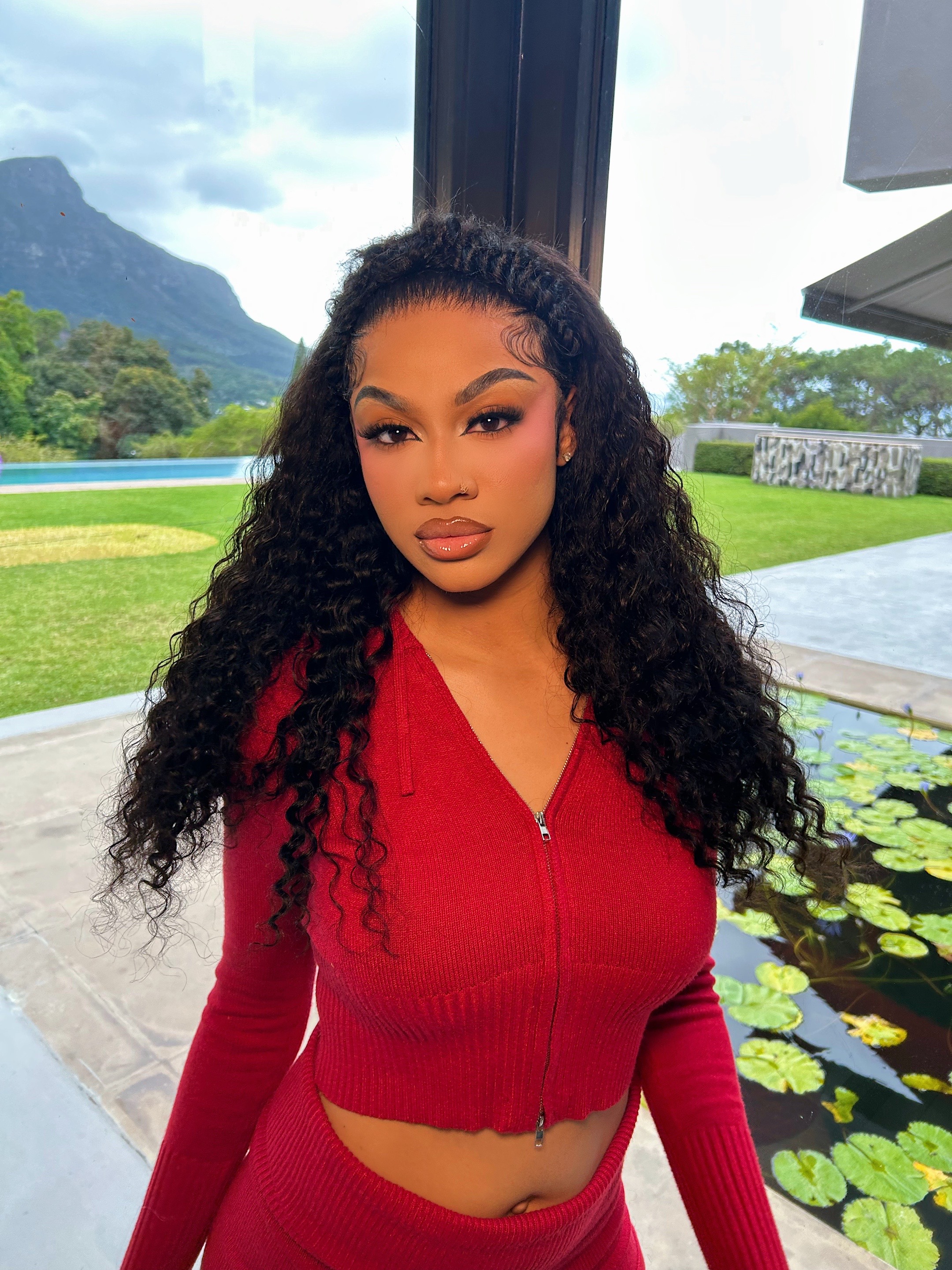 @snatchedbysahara