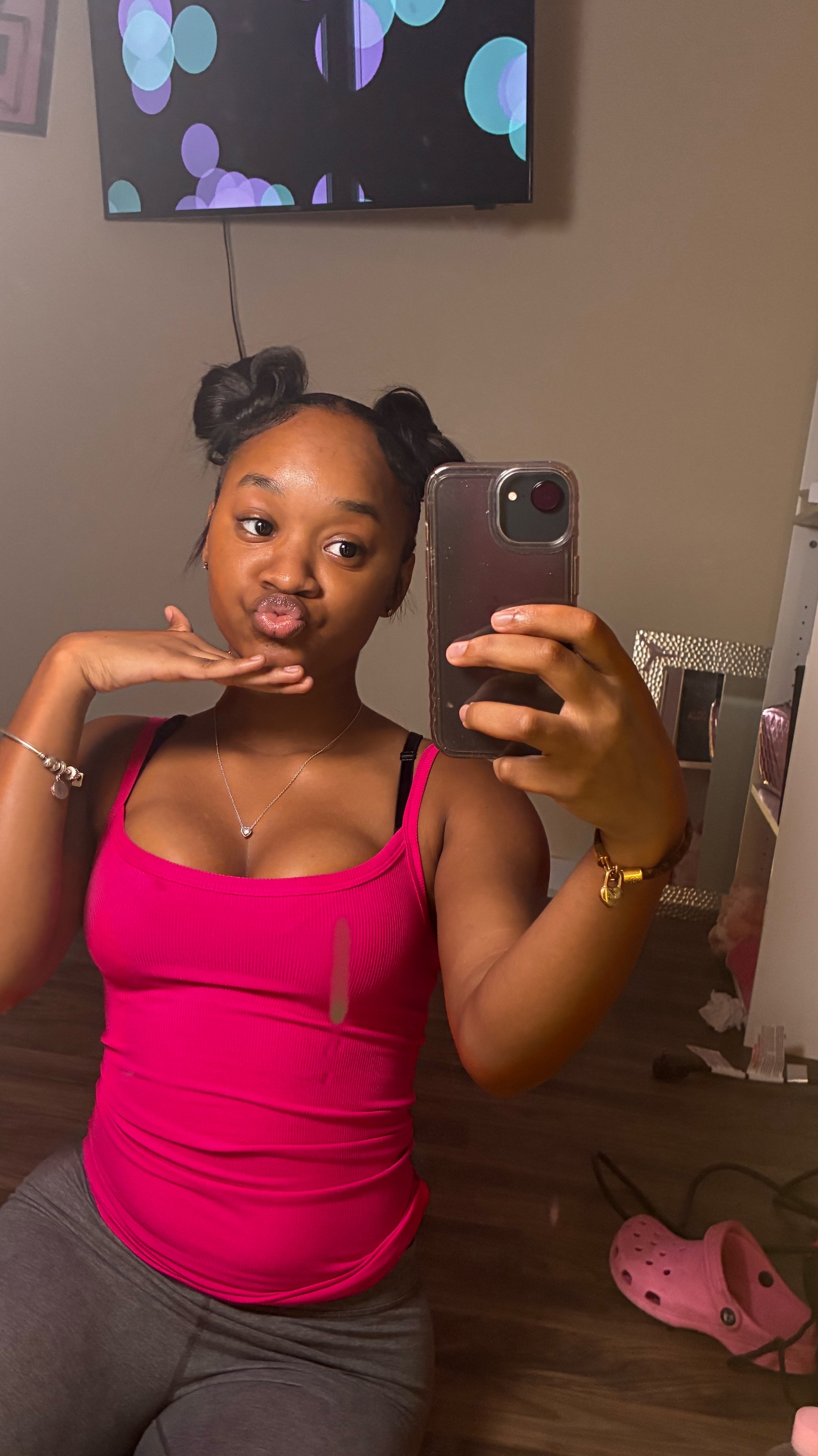 @sneakytayshh