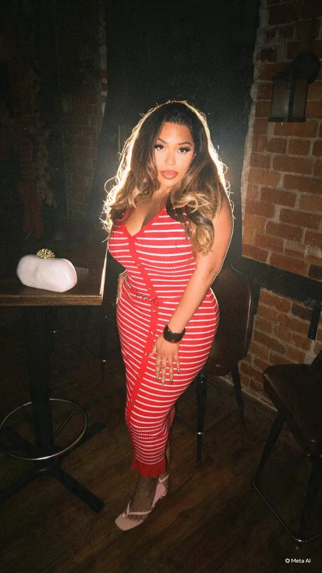 @UniquelyMahoganyy