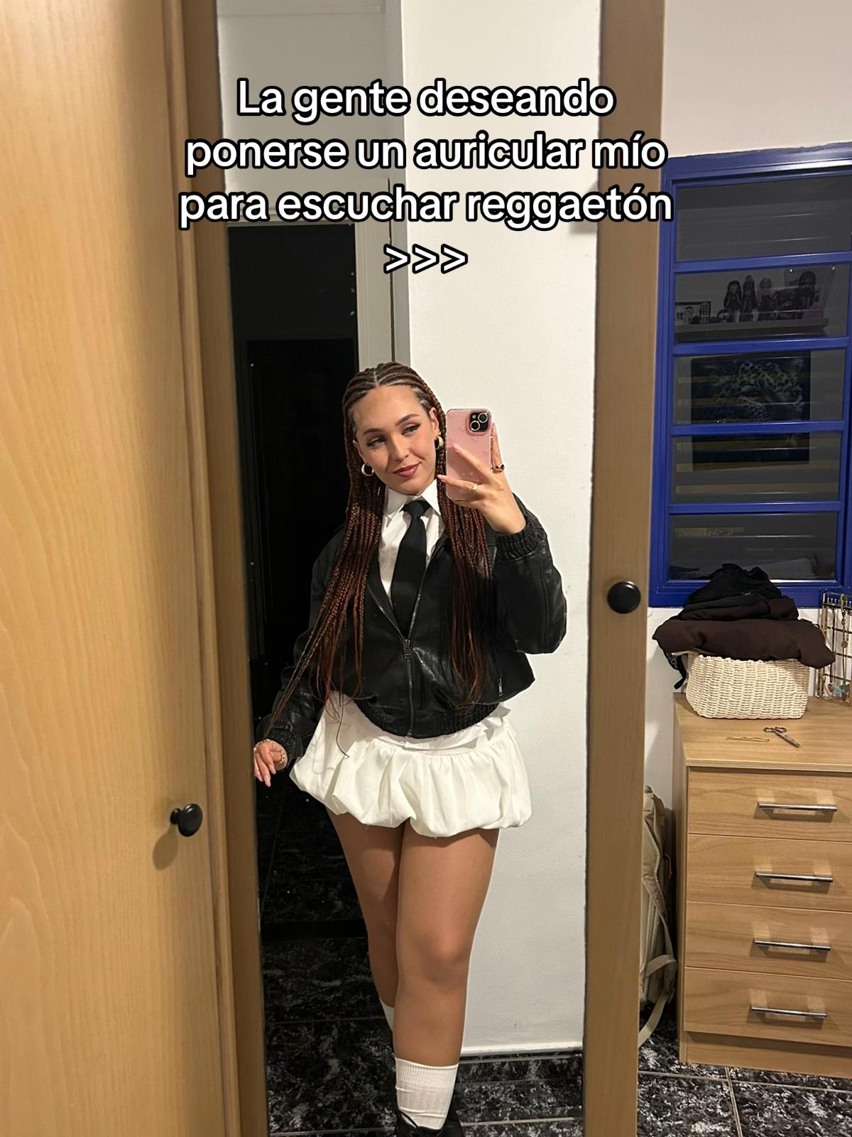 @La Yiiyii