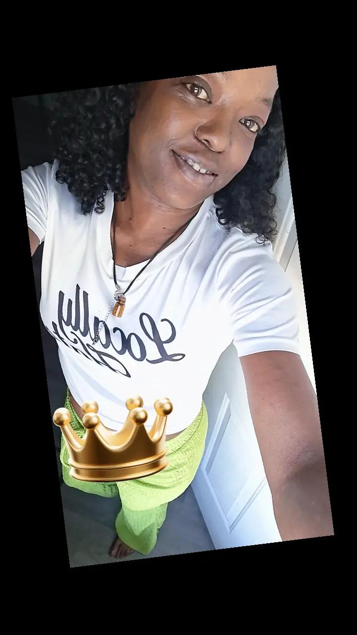@👑April Darnette💜