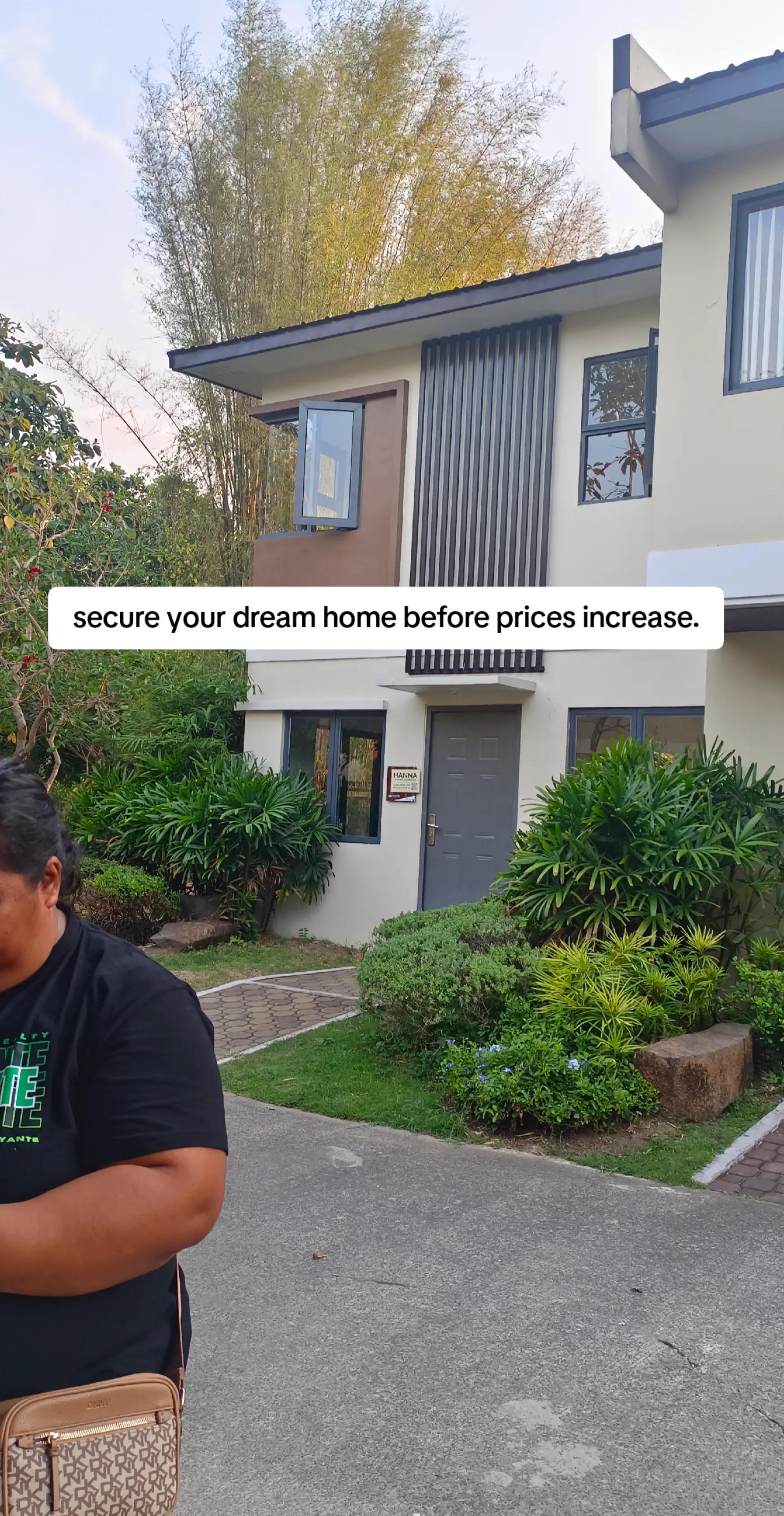 @Jackie Uy, REB