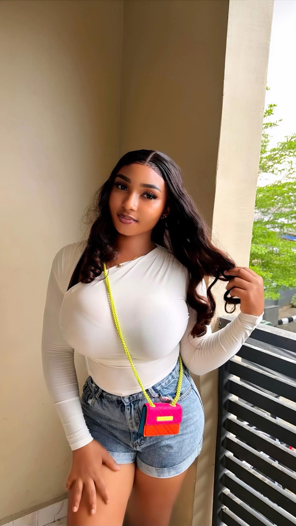 @AYOMIDE 🌸