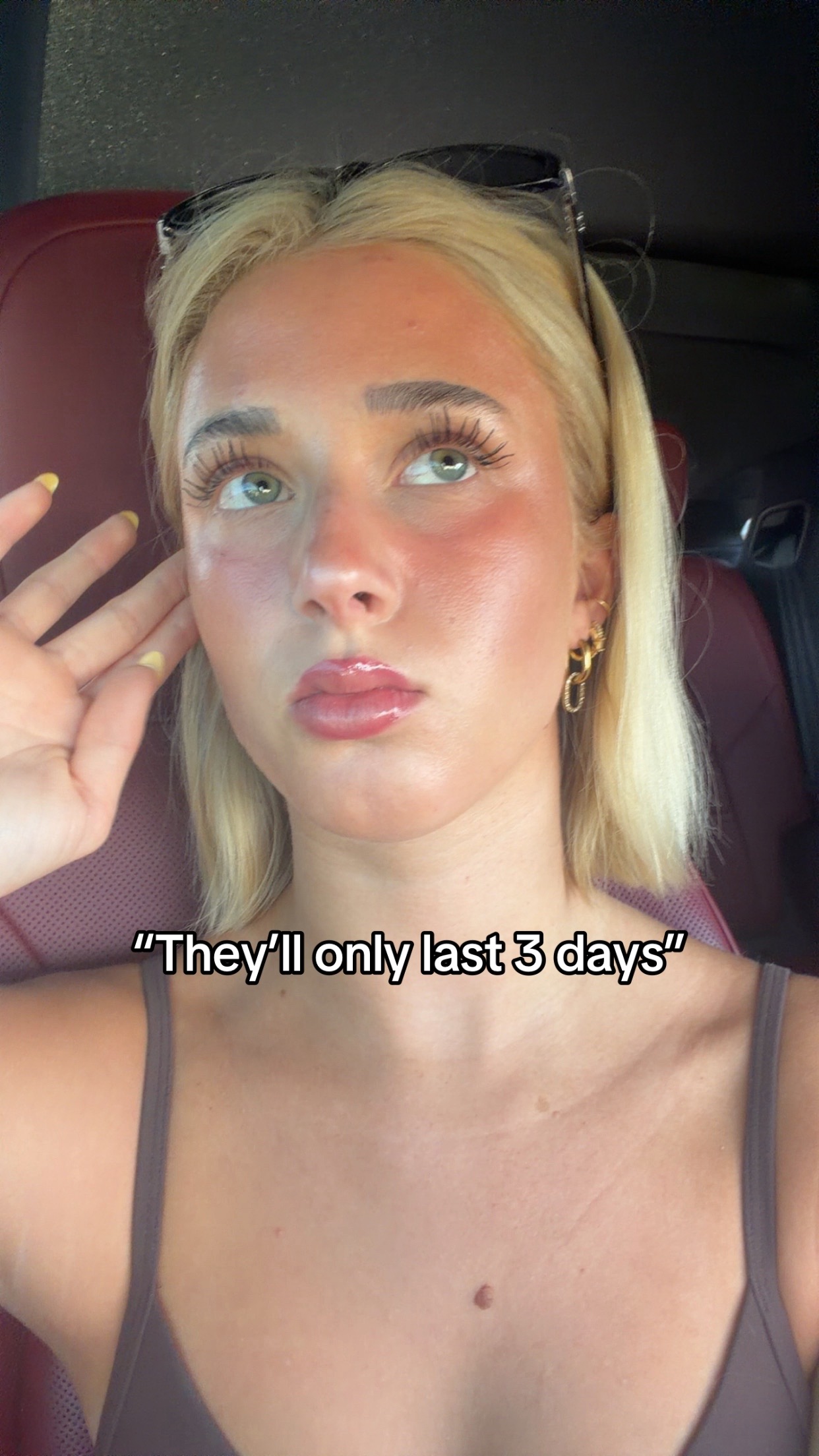 @theelliebarker