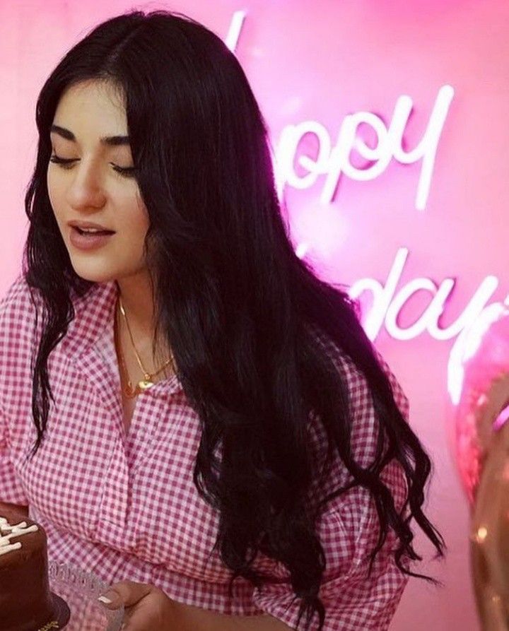 @𝑺𝒂𝒓𝒂𝒉 𝒌𝒉𝒂𝒏