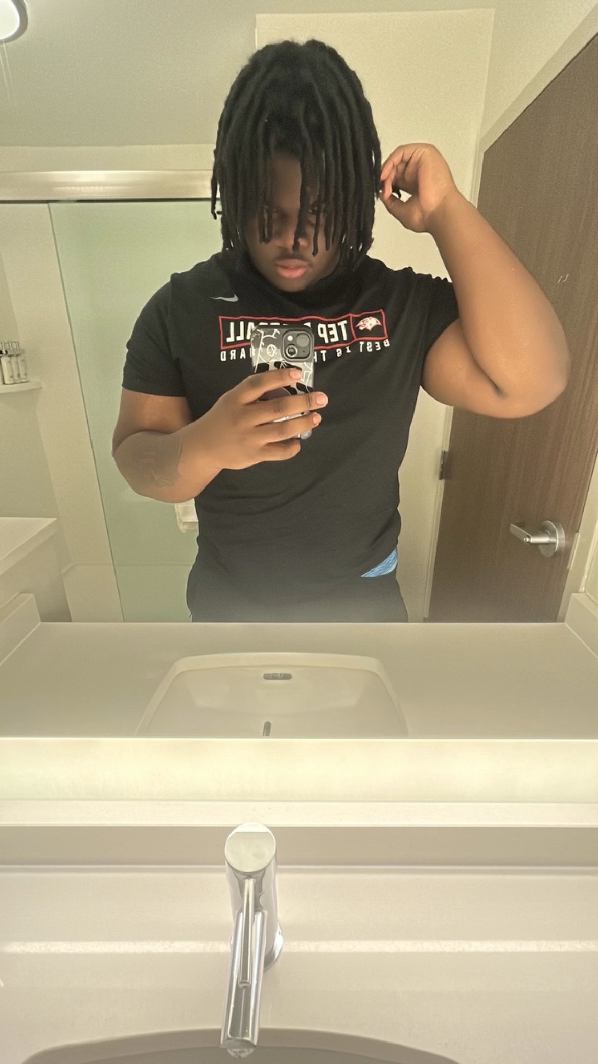 @نييم