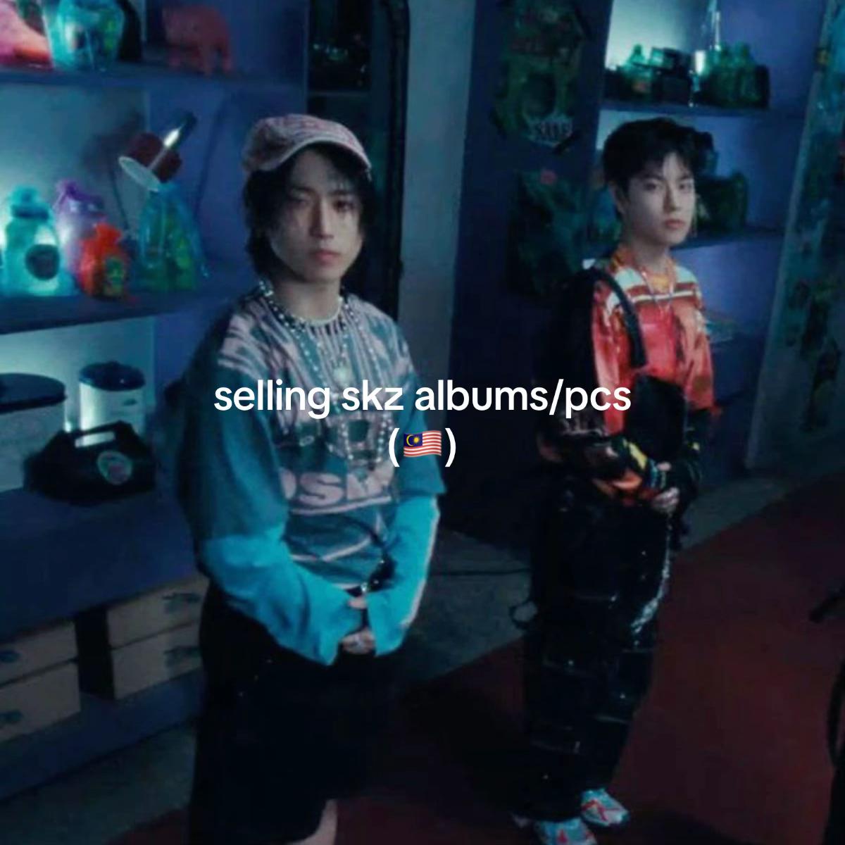 @🦦