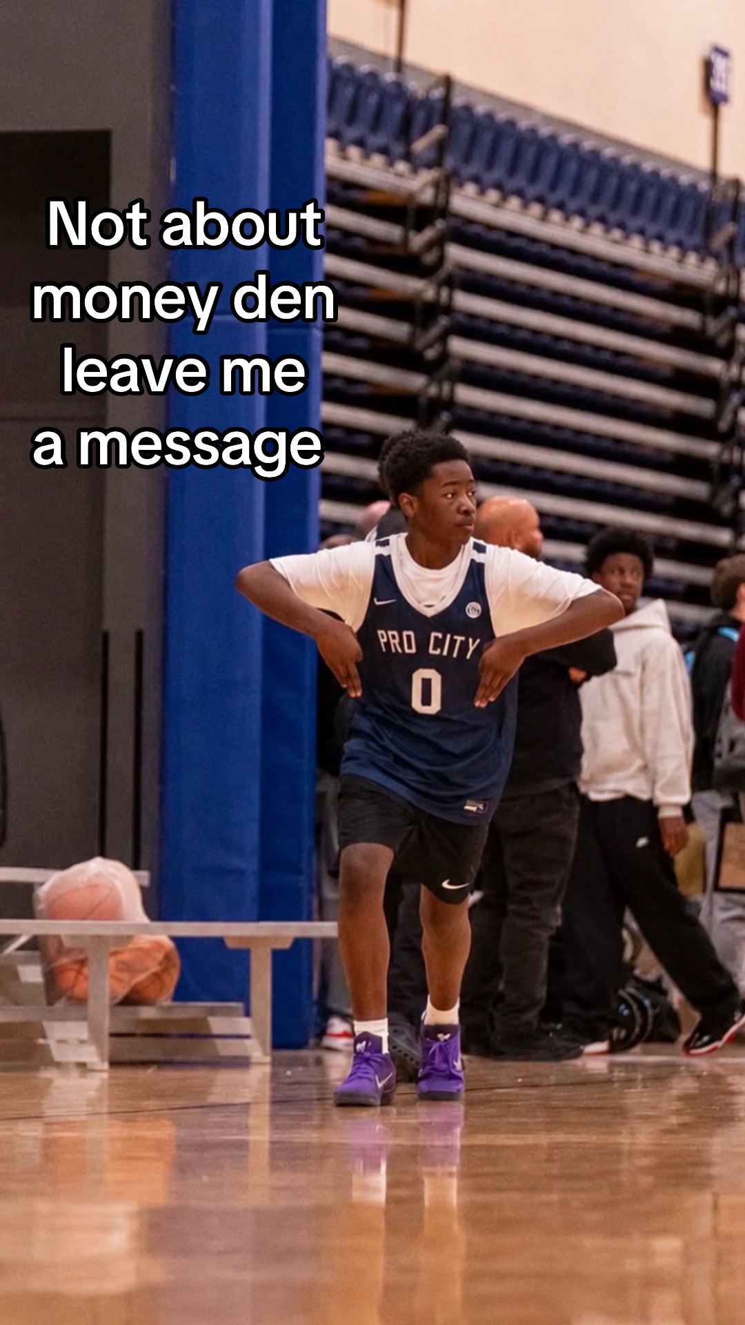 @⛹🏽♂️