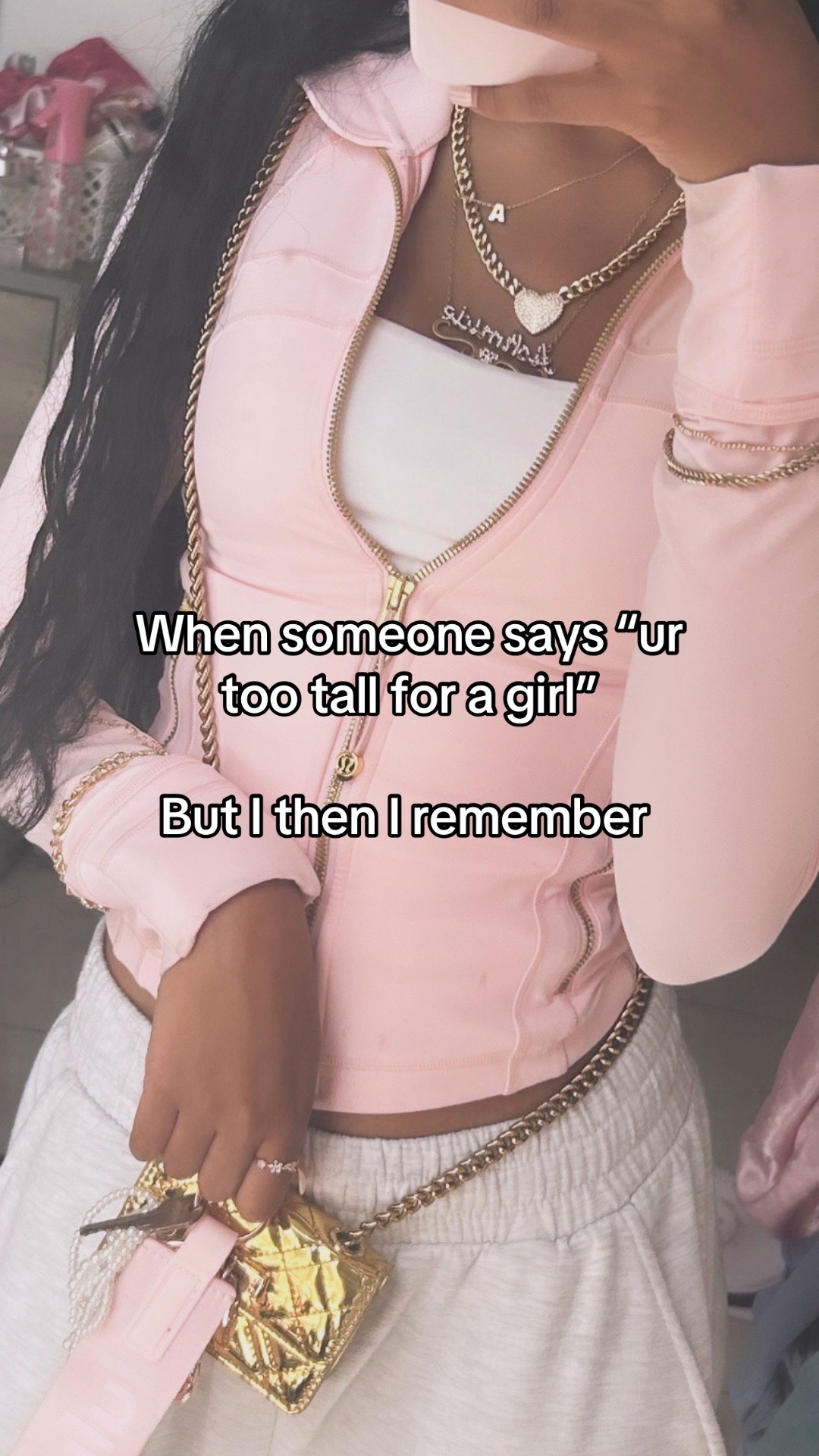 @𝐭𝐡𝐞 𝐪𝐮𝐞𝐞𝐧 🎀