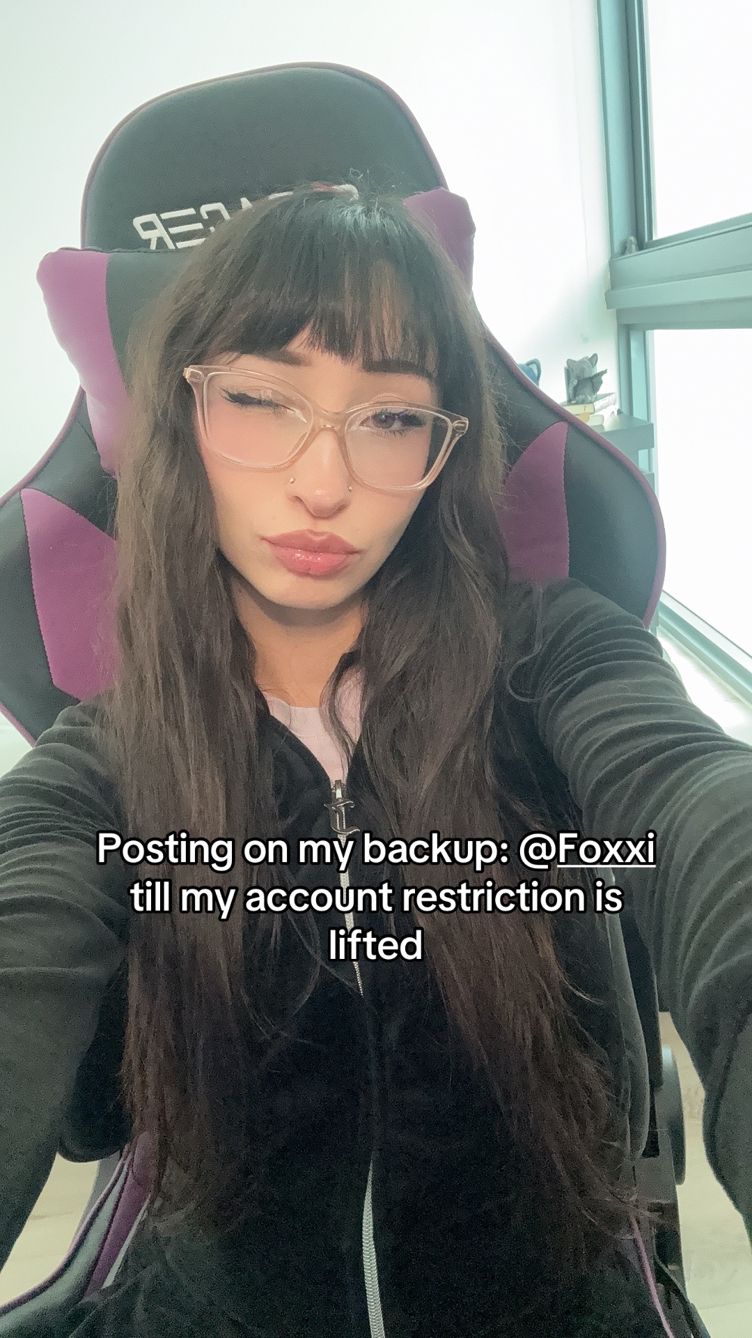 @Foxxi